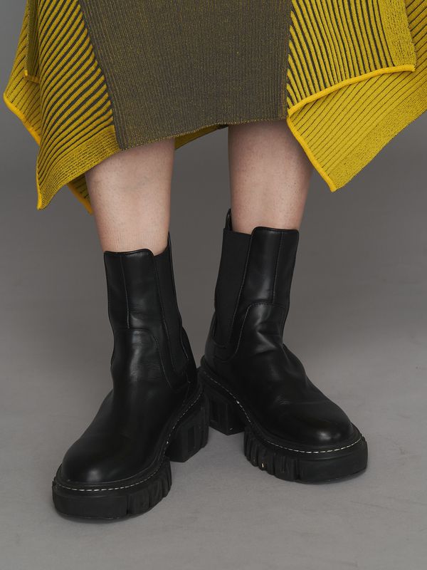 sole sidegore boots