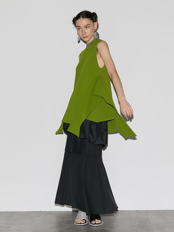 side parts sleeveless knit top