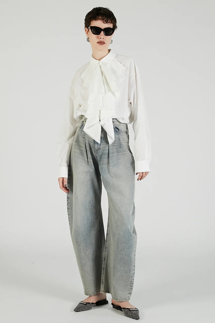 high-waisted curved denim