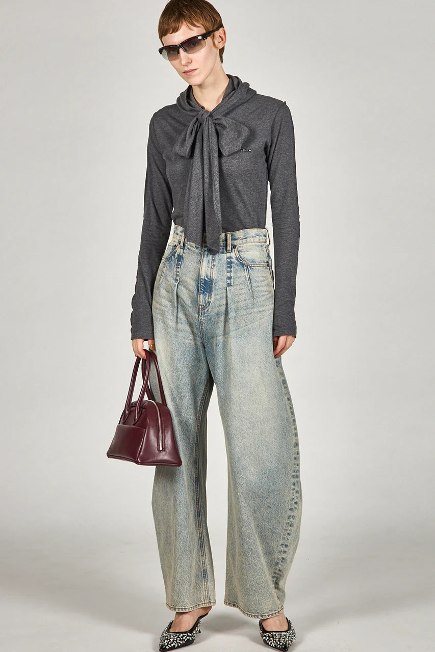 high-waisted curved denim