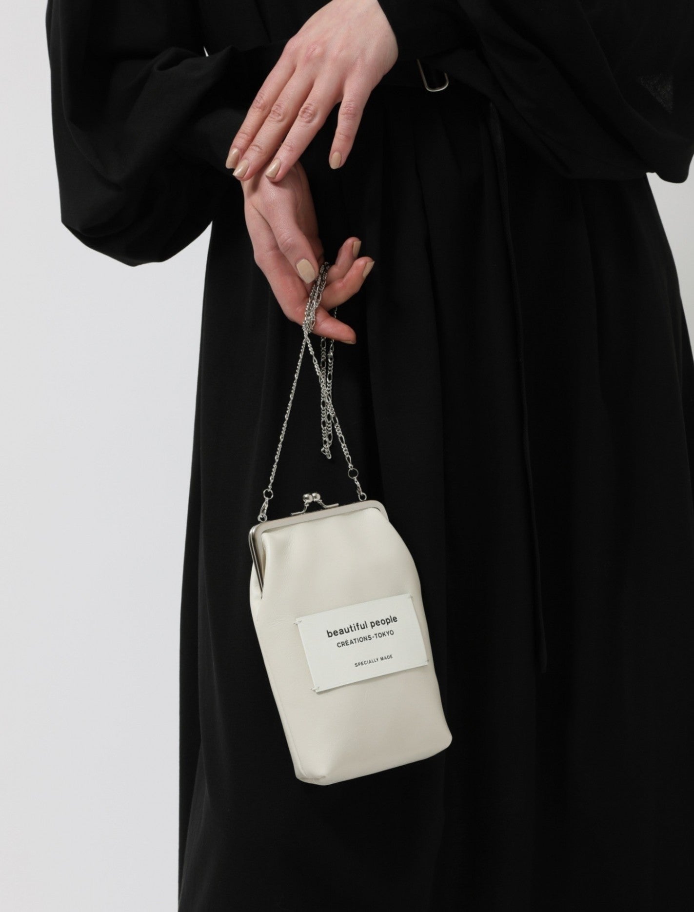 clasp pouch