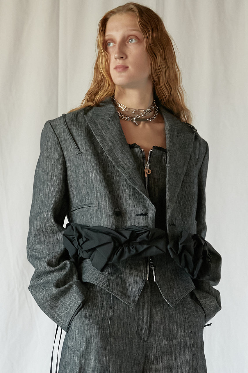 volume motif short jacket