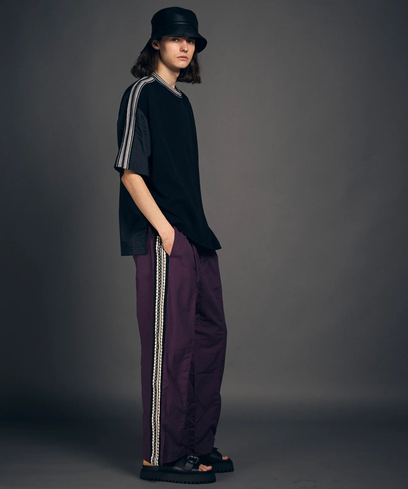 different material combination crochet line prime-over crew neck t-shirt