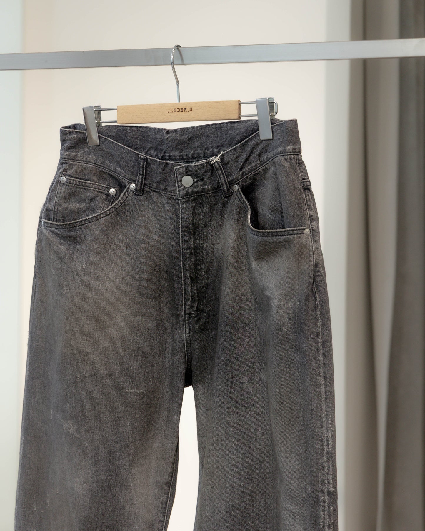 tapered denim pants
