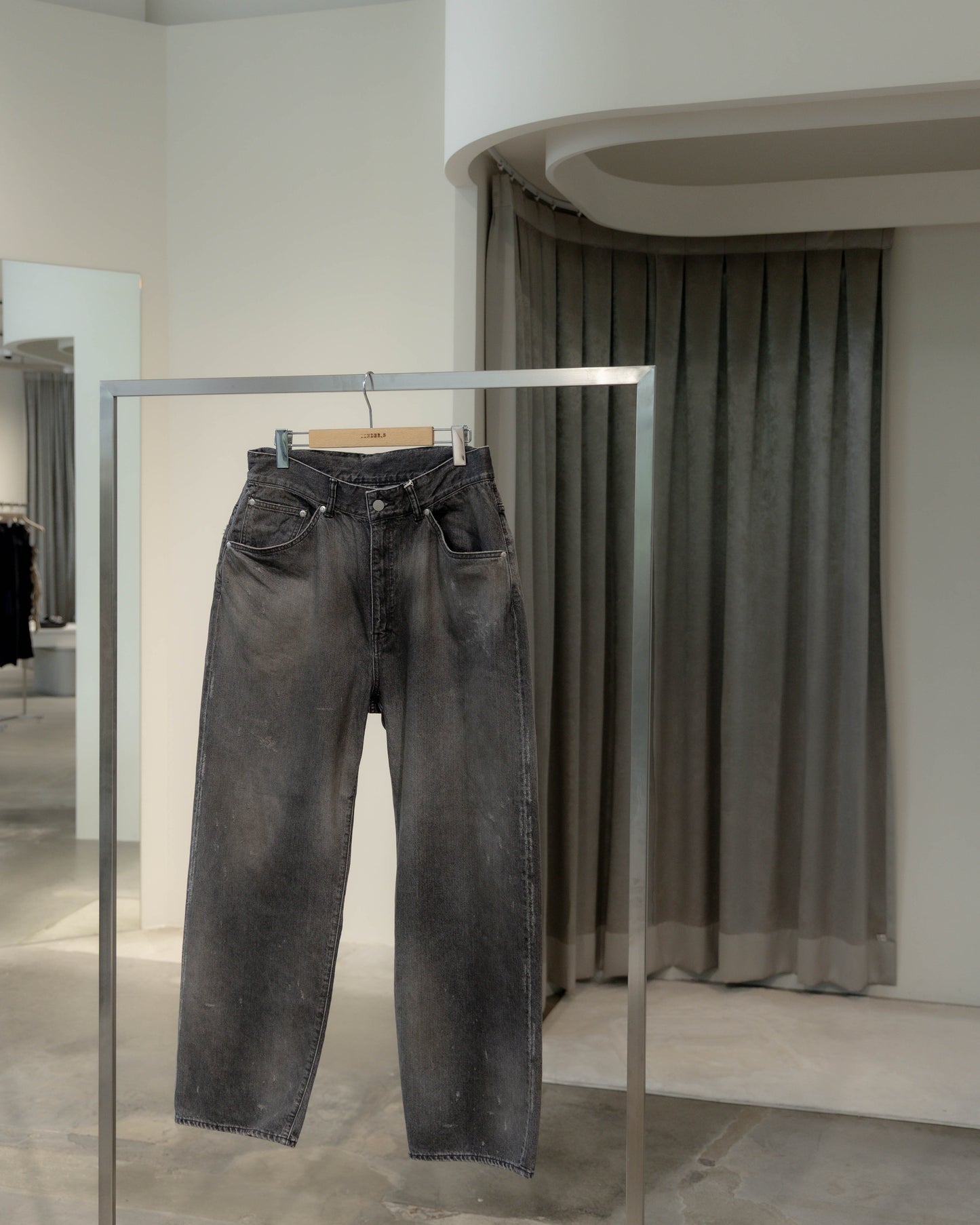 tapered denim pants