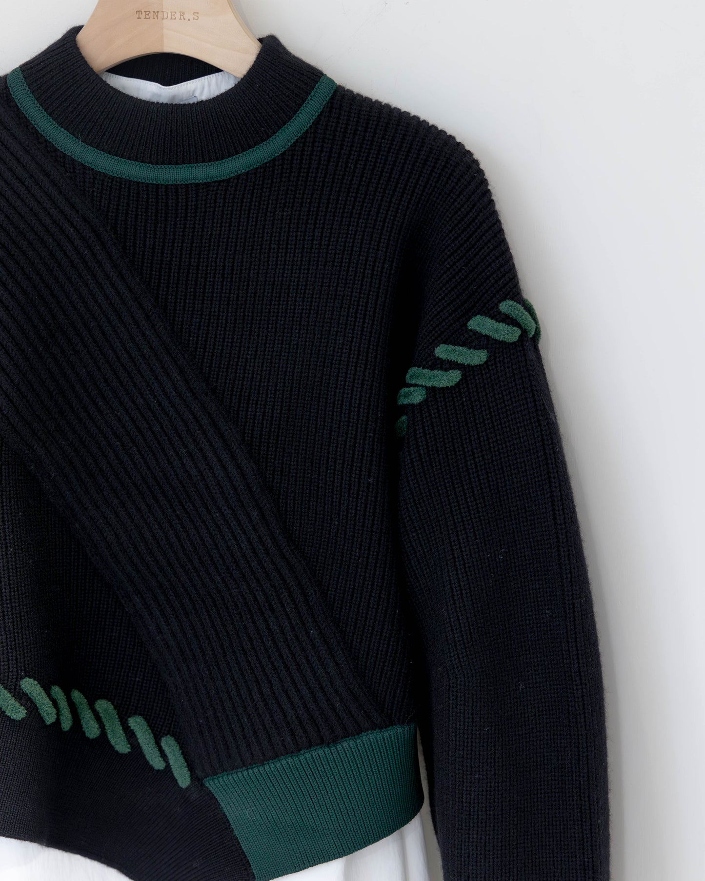 point stitch short knit top