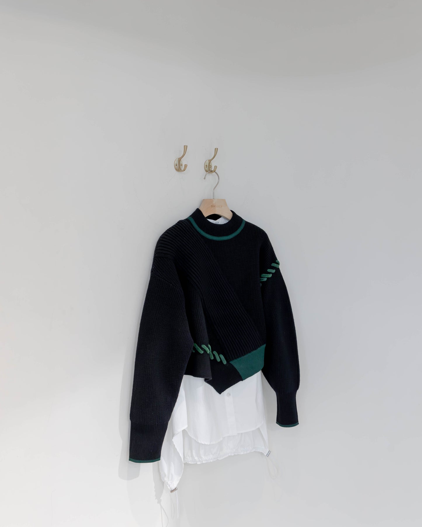 point stitch short knit top