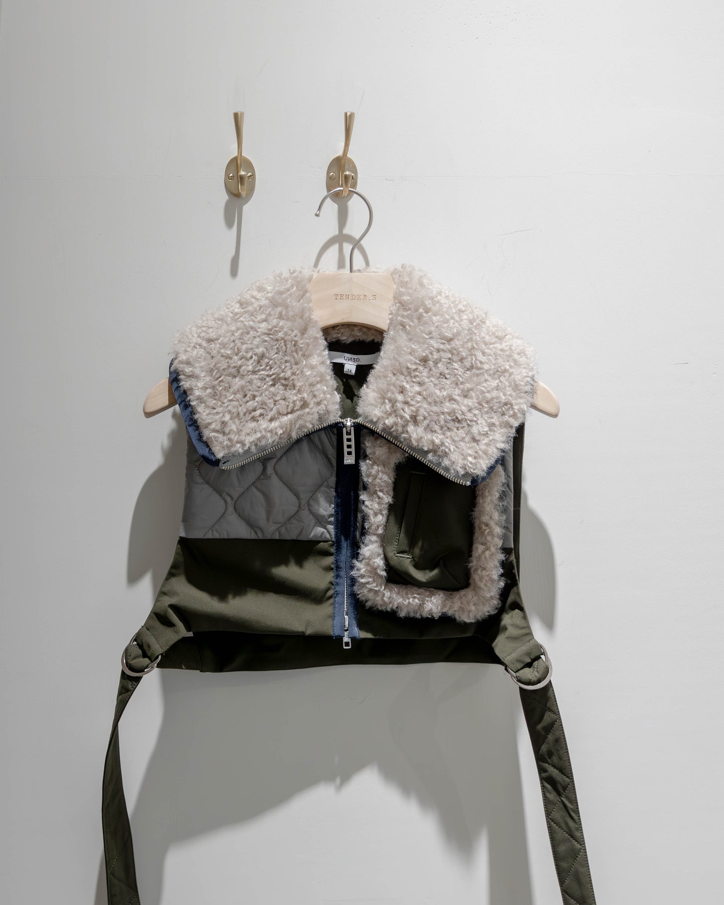 big collar fabric mix vest