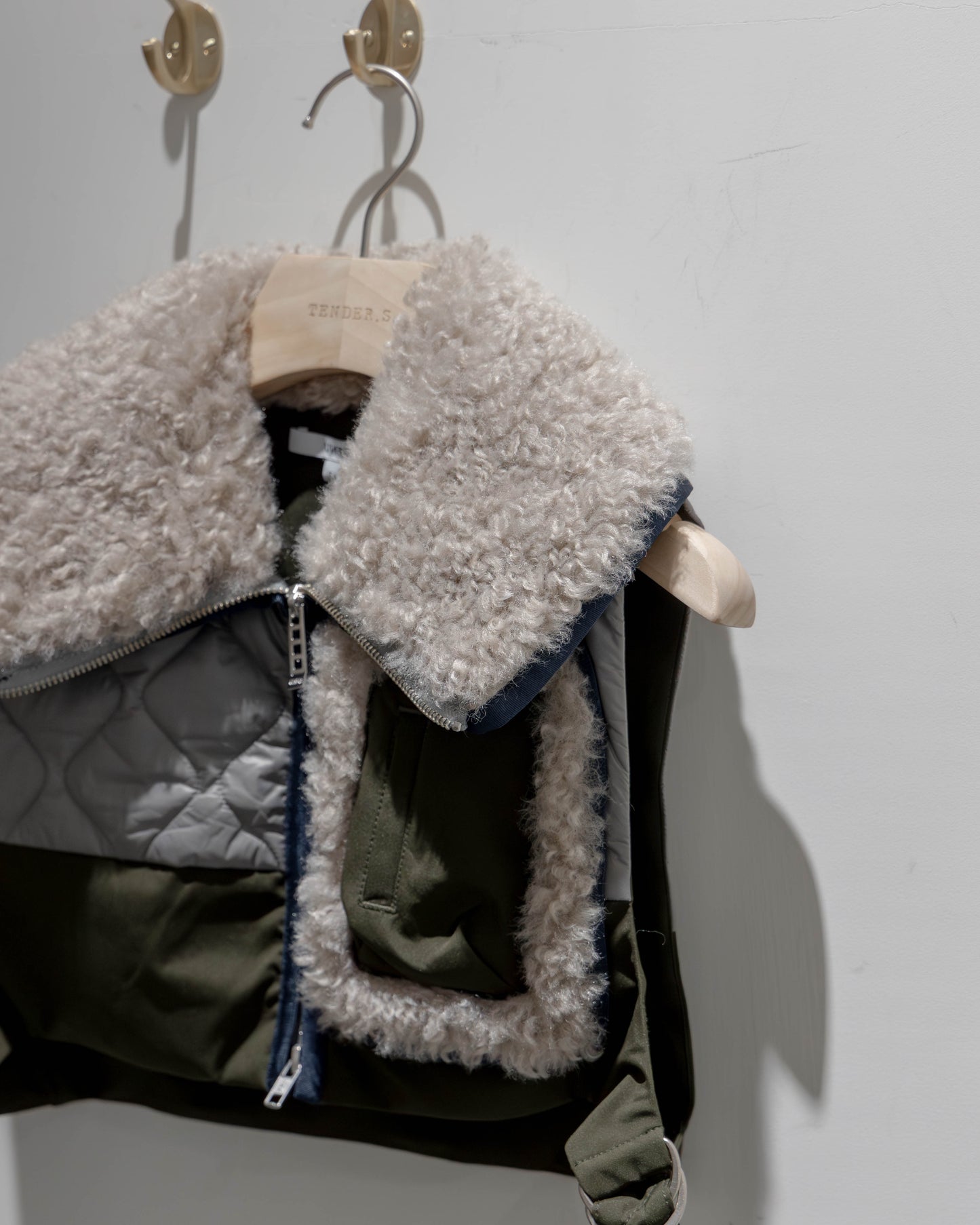 big collar fabric mix vest