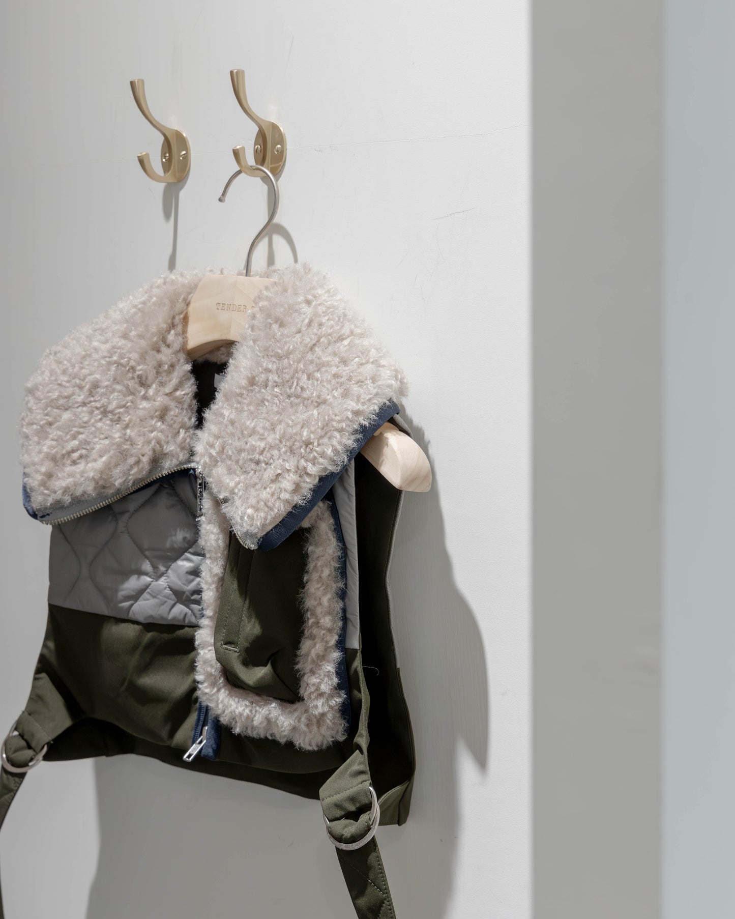big collar fabric mix vest