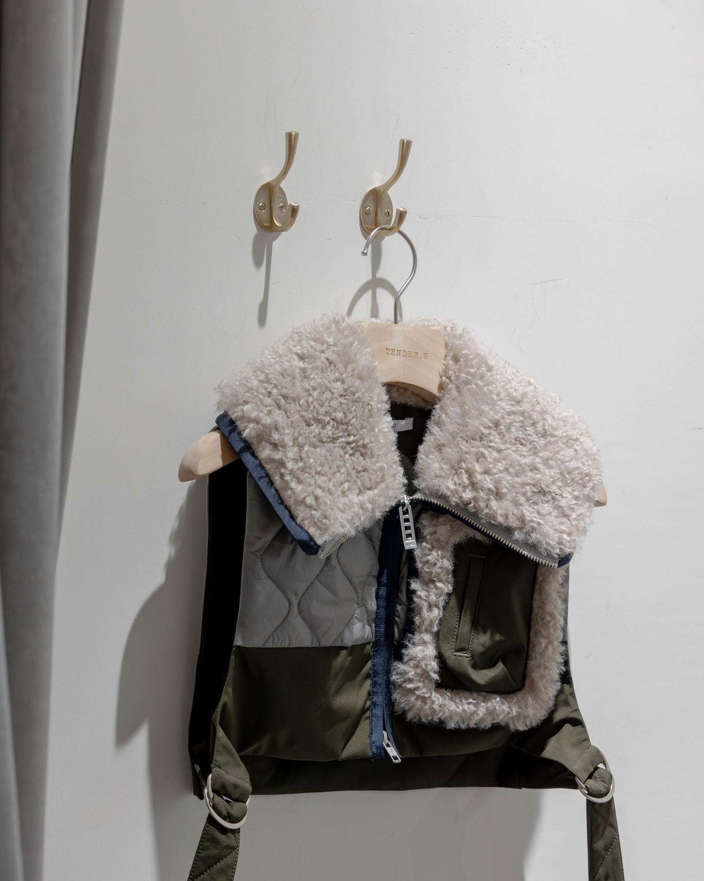 big collar fabric mix vest
