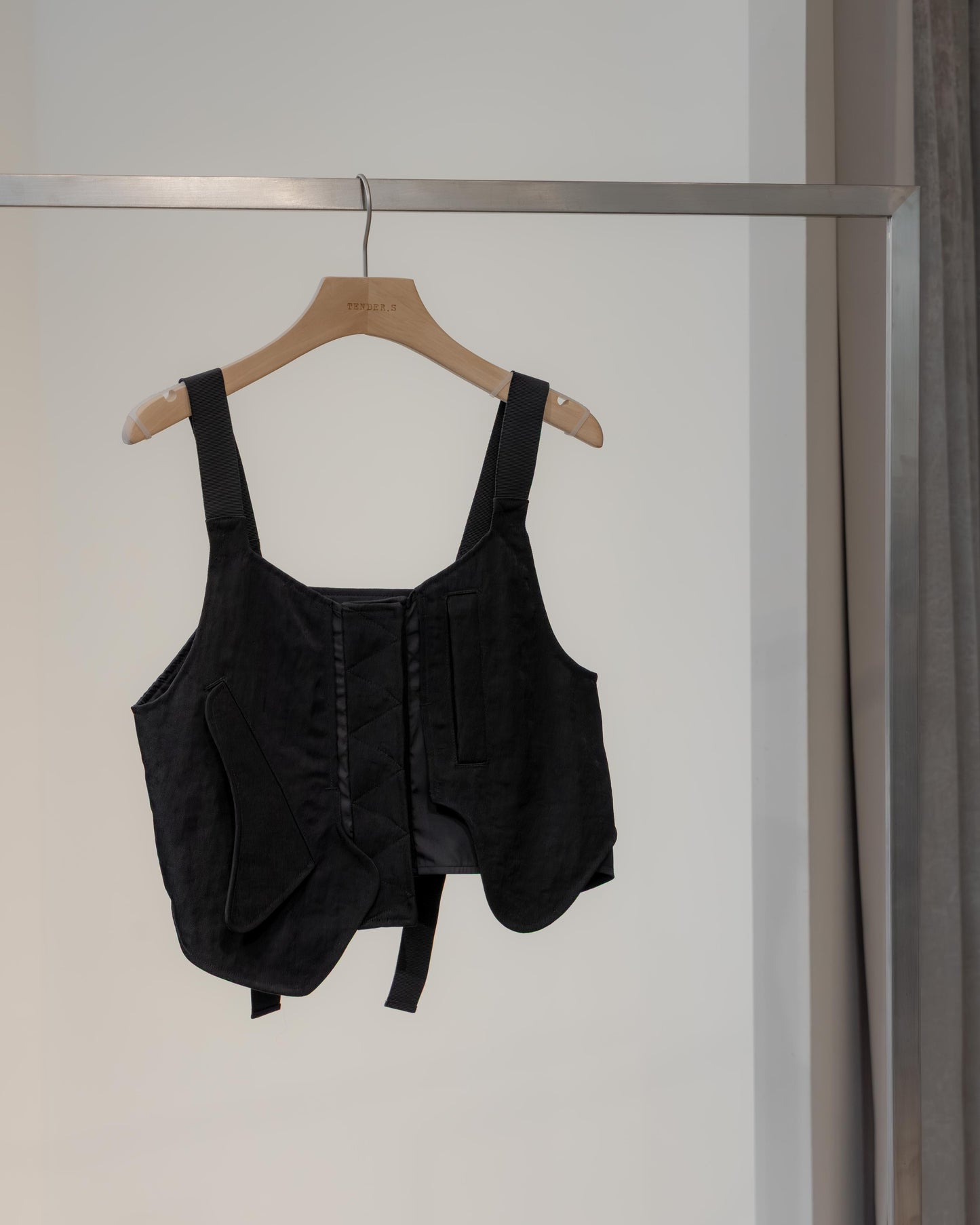 curve flap field bustier