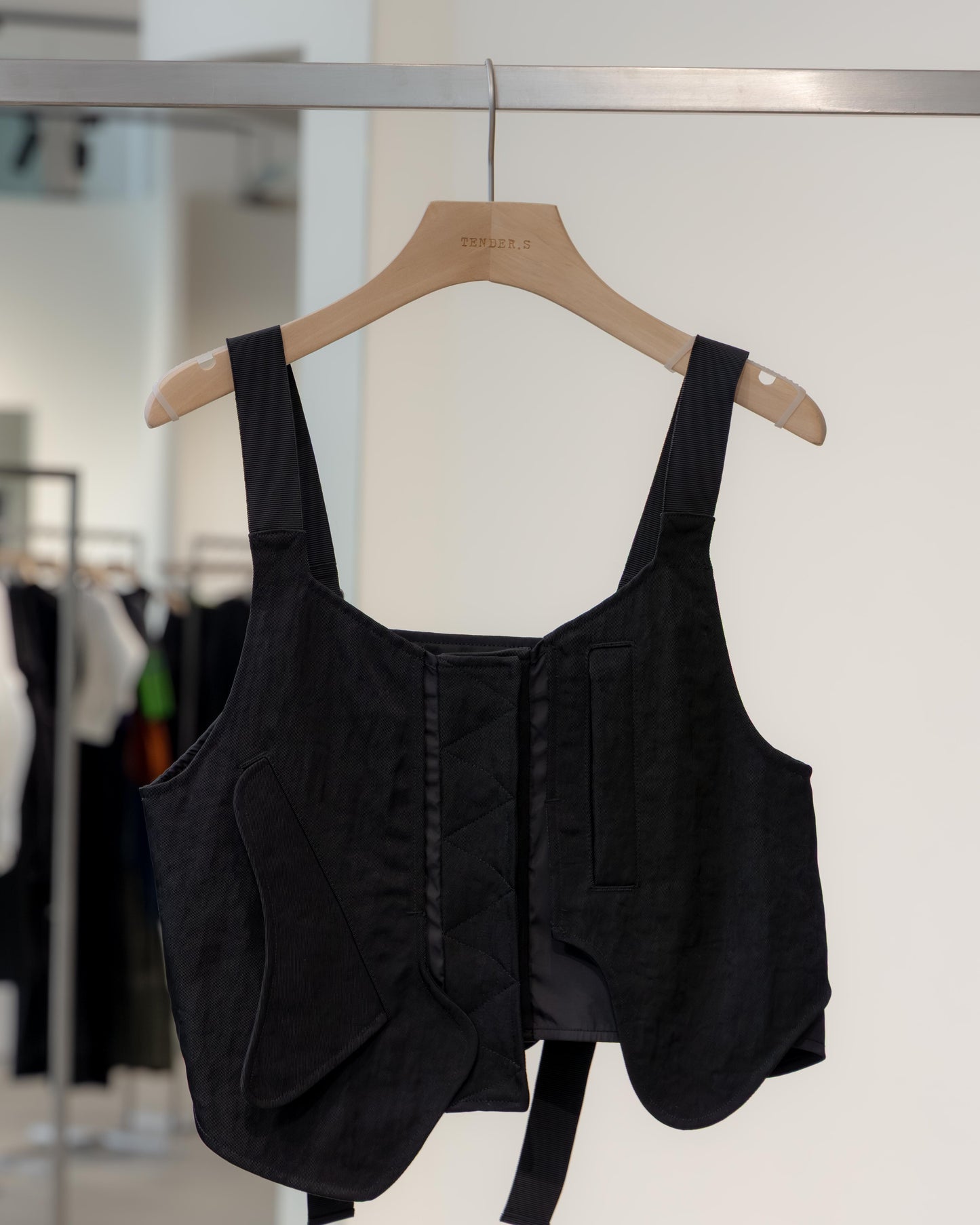 curve flap field bustier