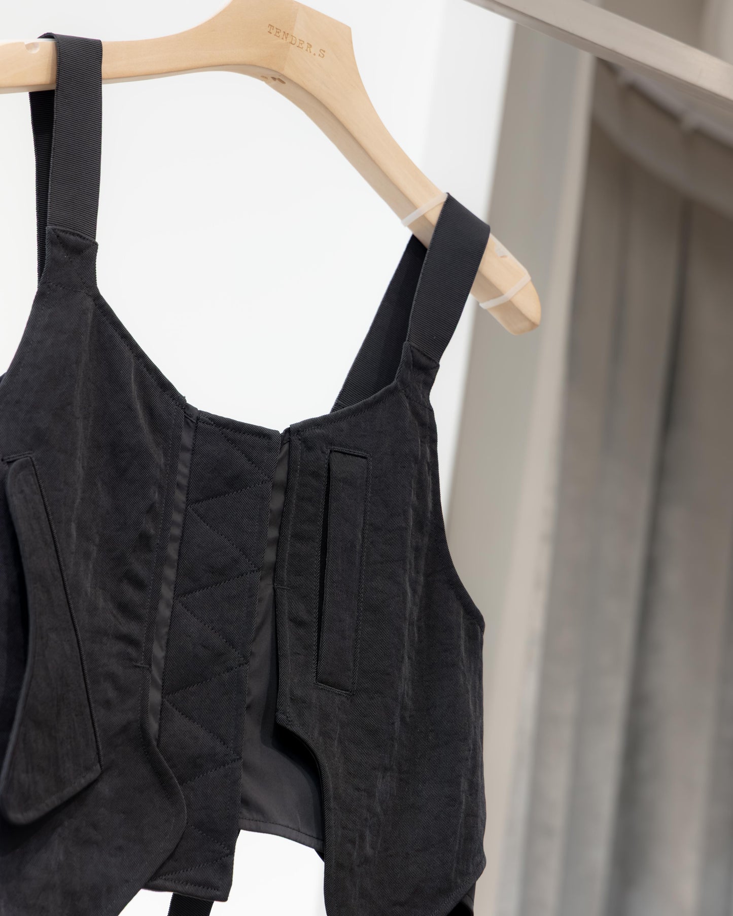 curve flap field bustier