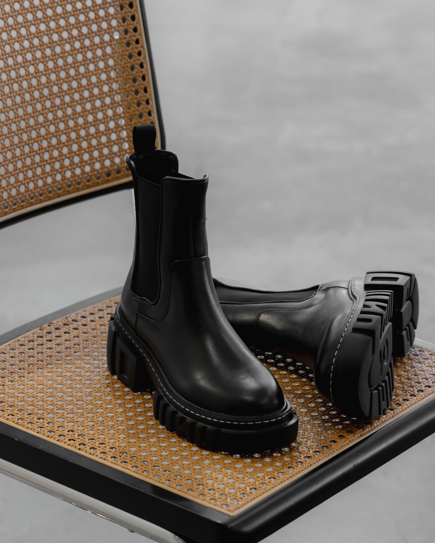 sole sidegore boots