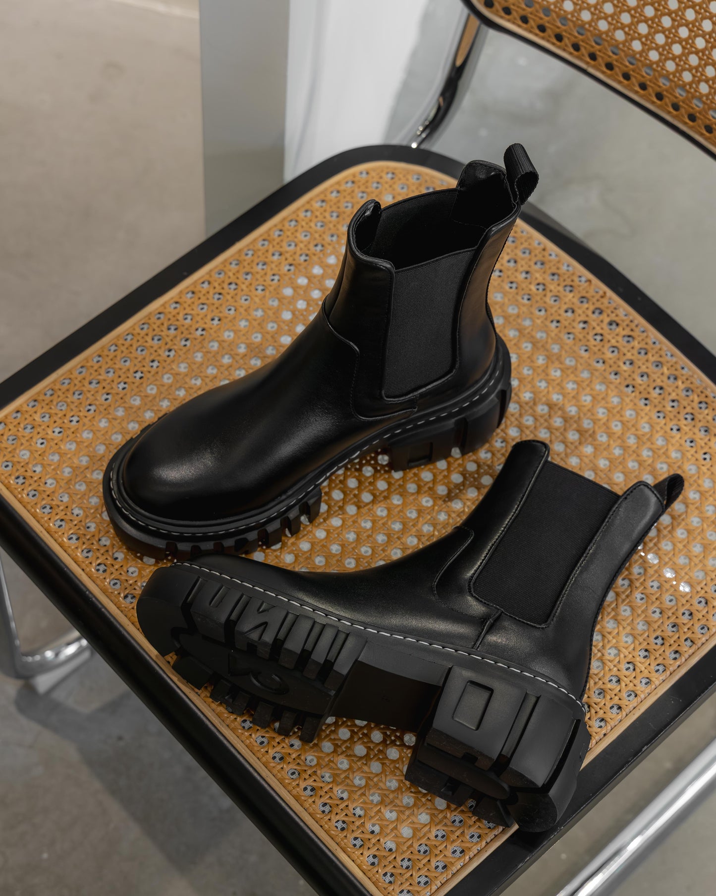 sole sidegore boots