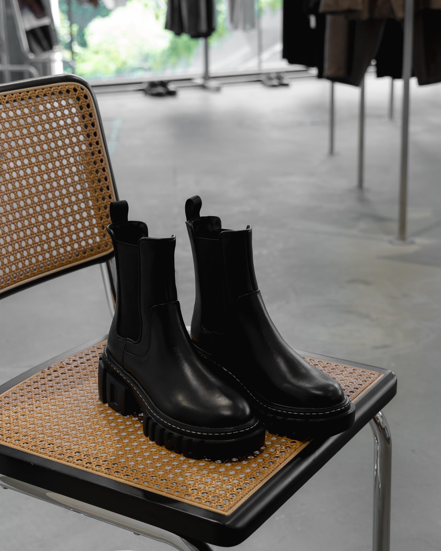 sole sidegore boots