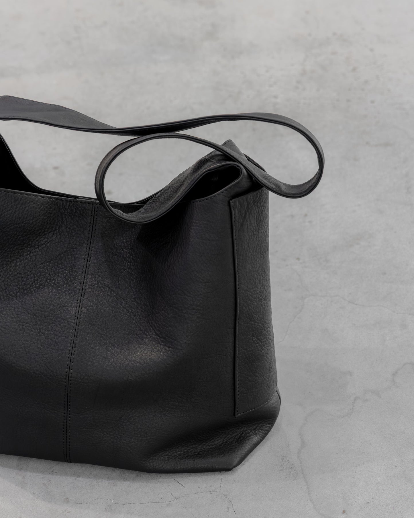imperma-leather / one shoulder bag