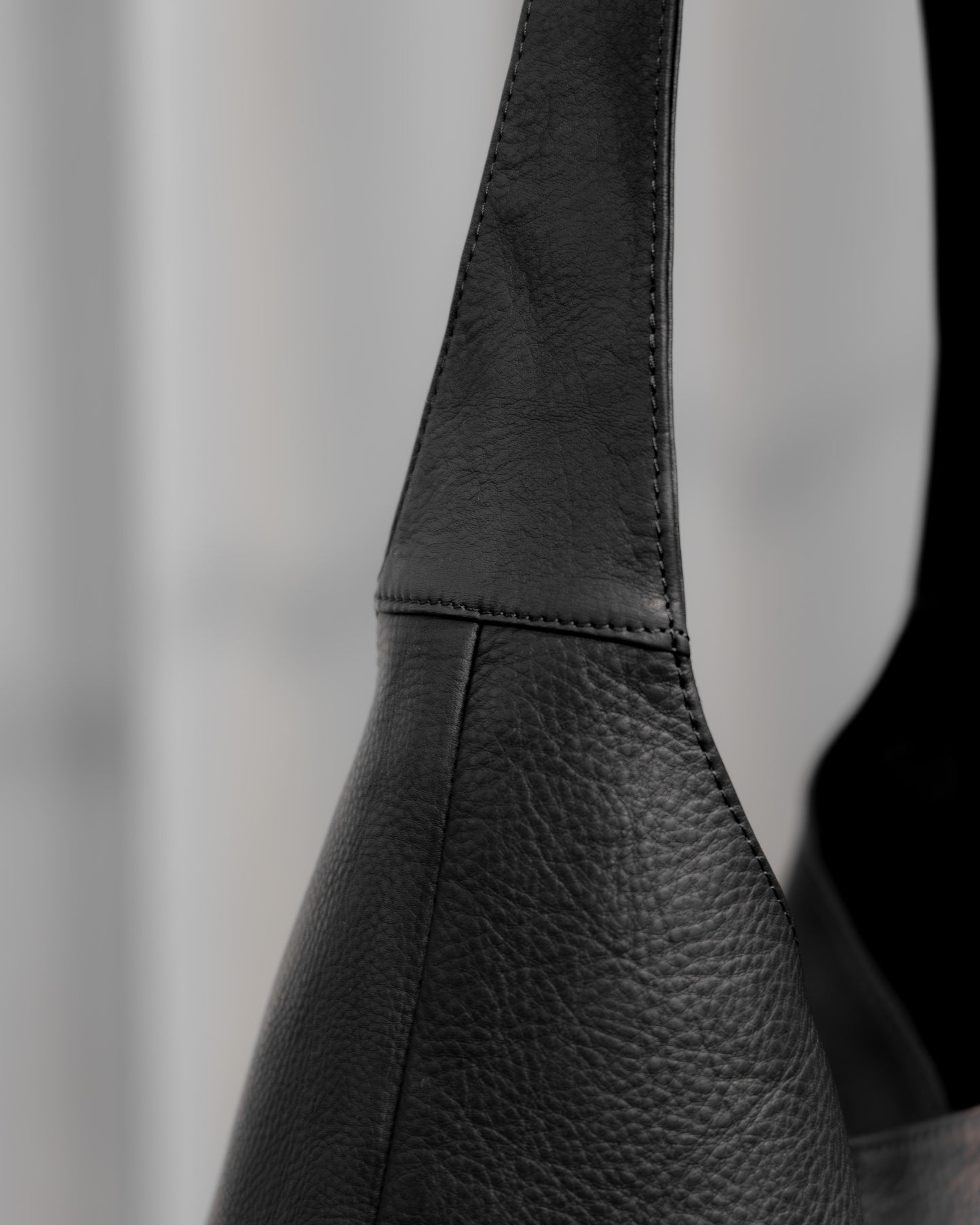 imperma-leather / one shoulder bag