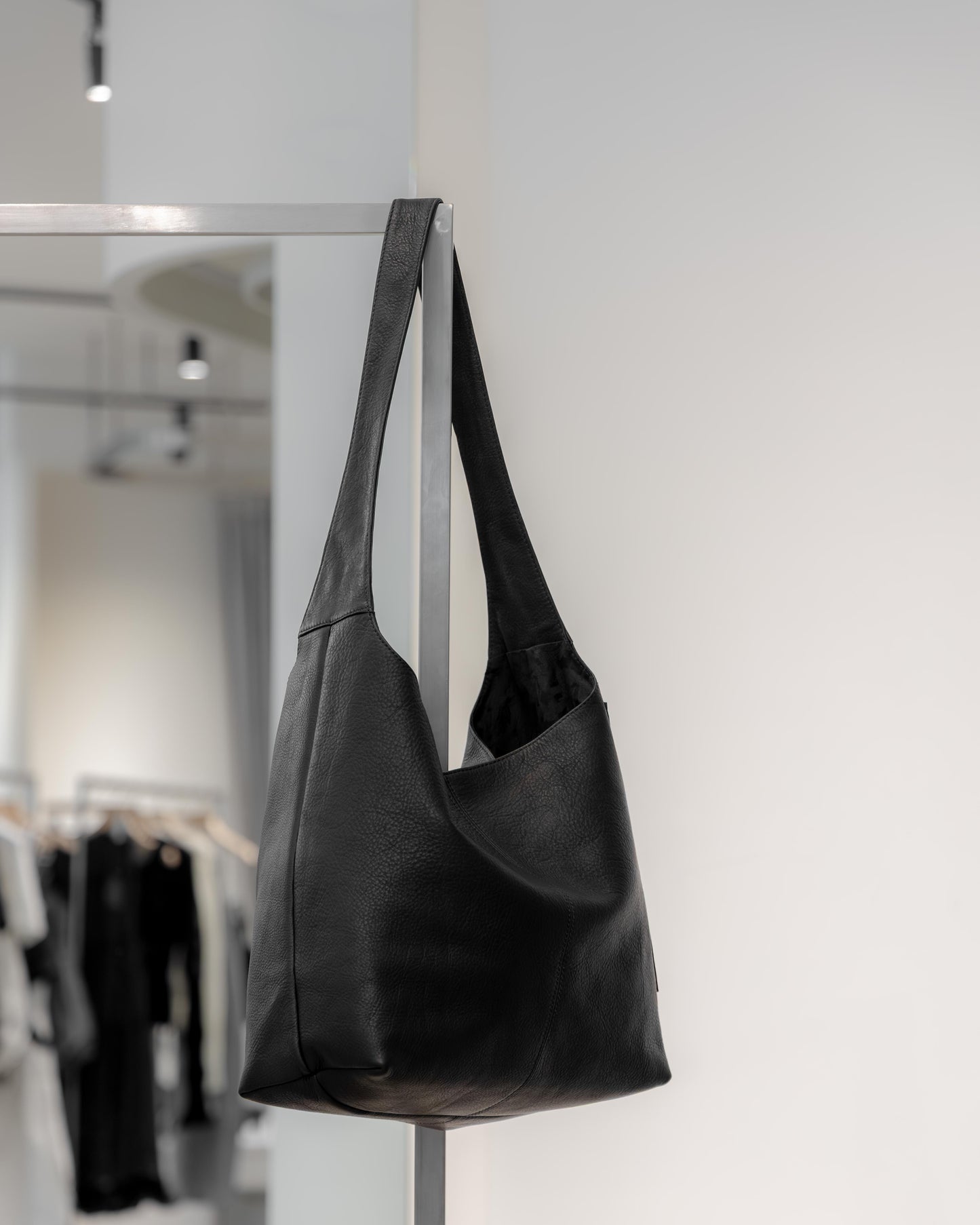 imperma-leather / one shoulder bag