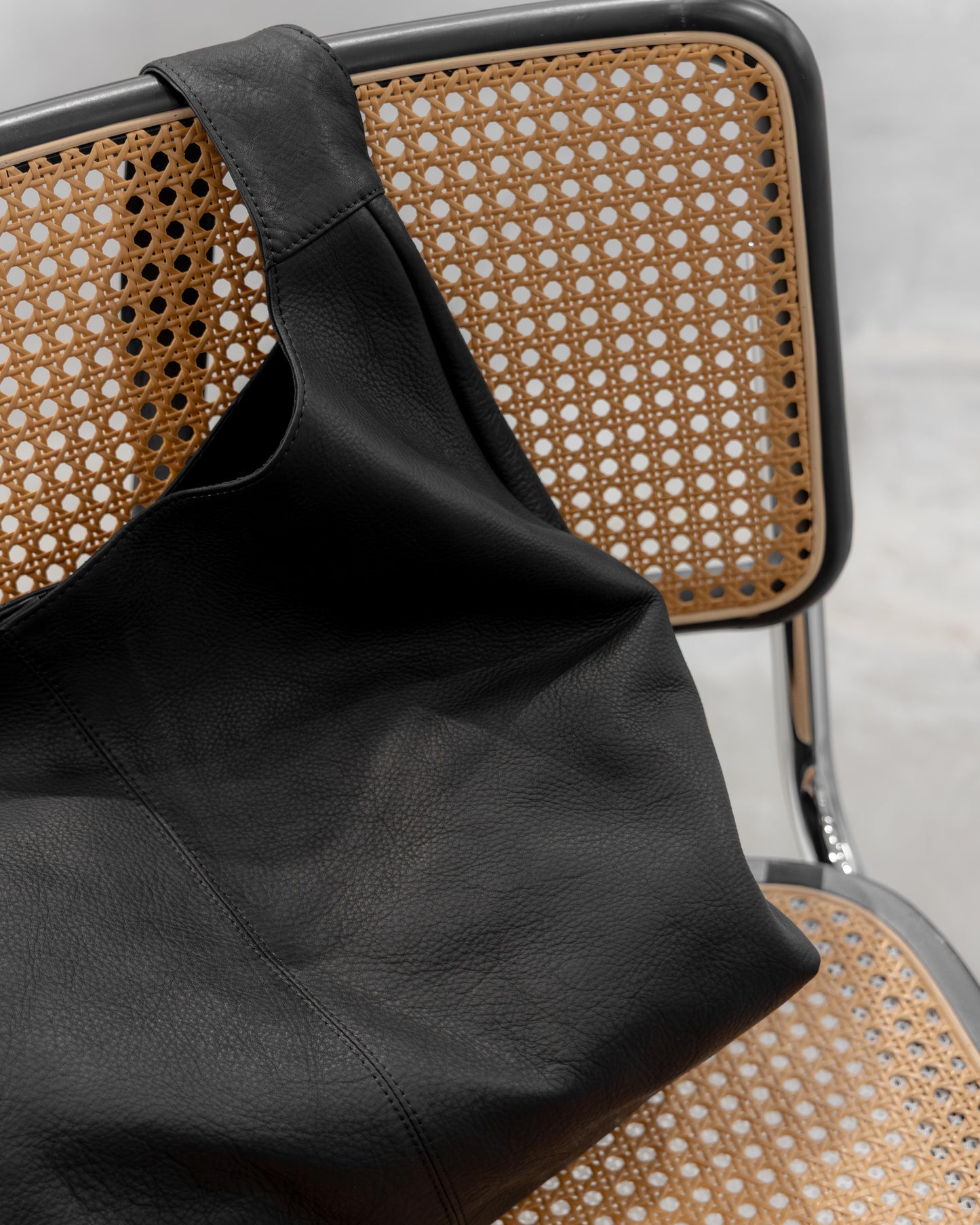 imperma-leather / one shoulder bag