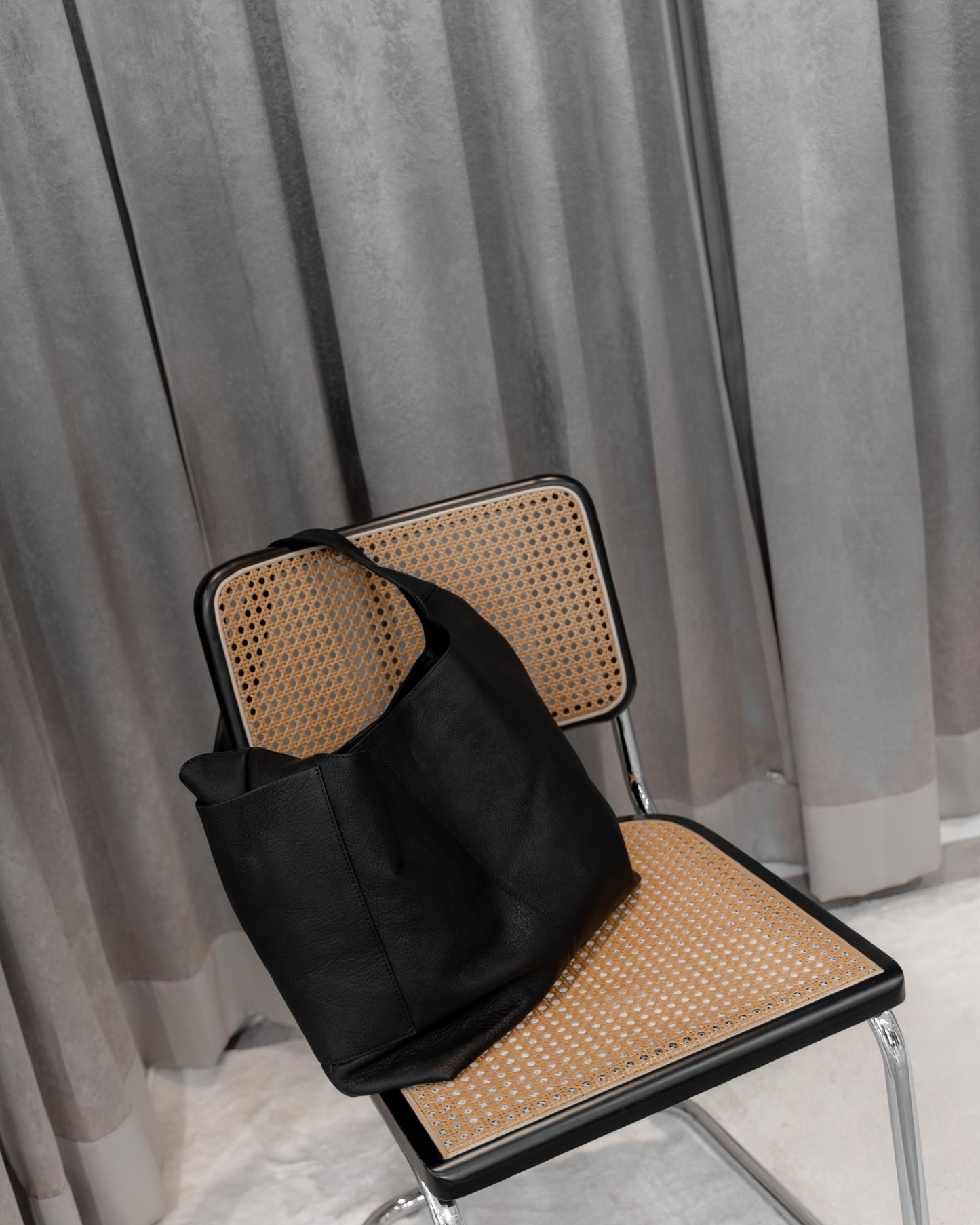 imperma-leather / one shoulder bag