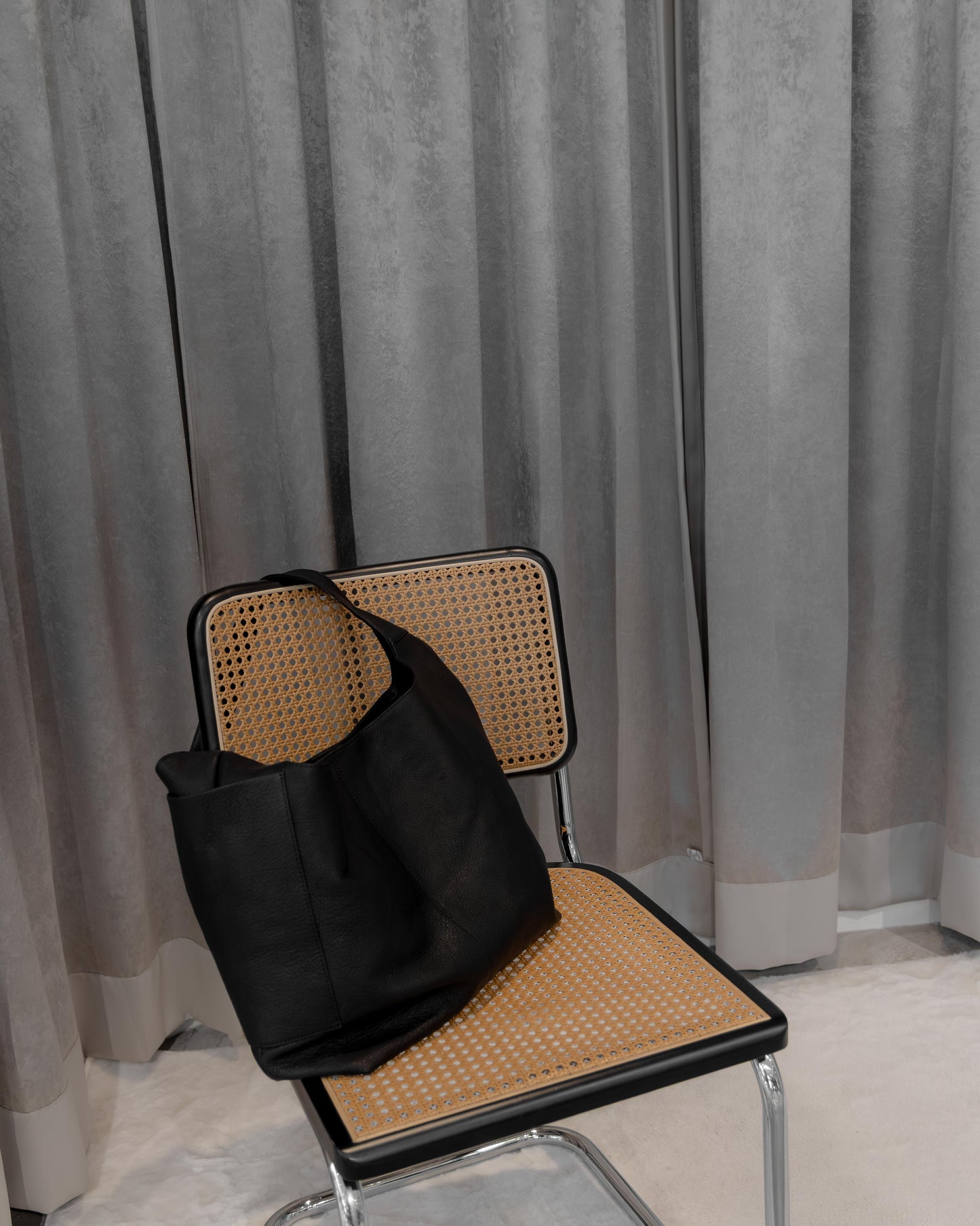 imperma-leather / one shoulder bag