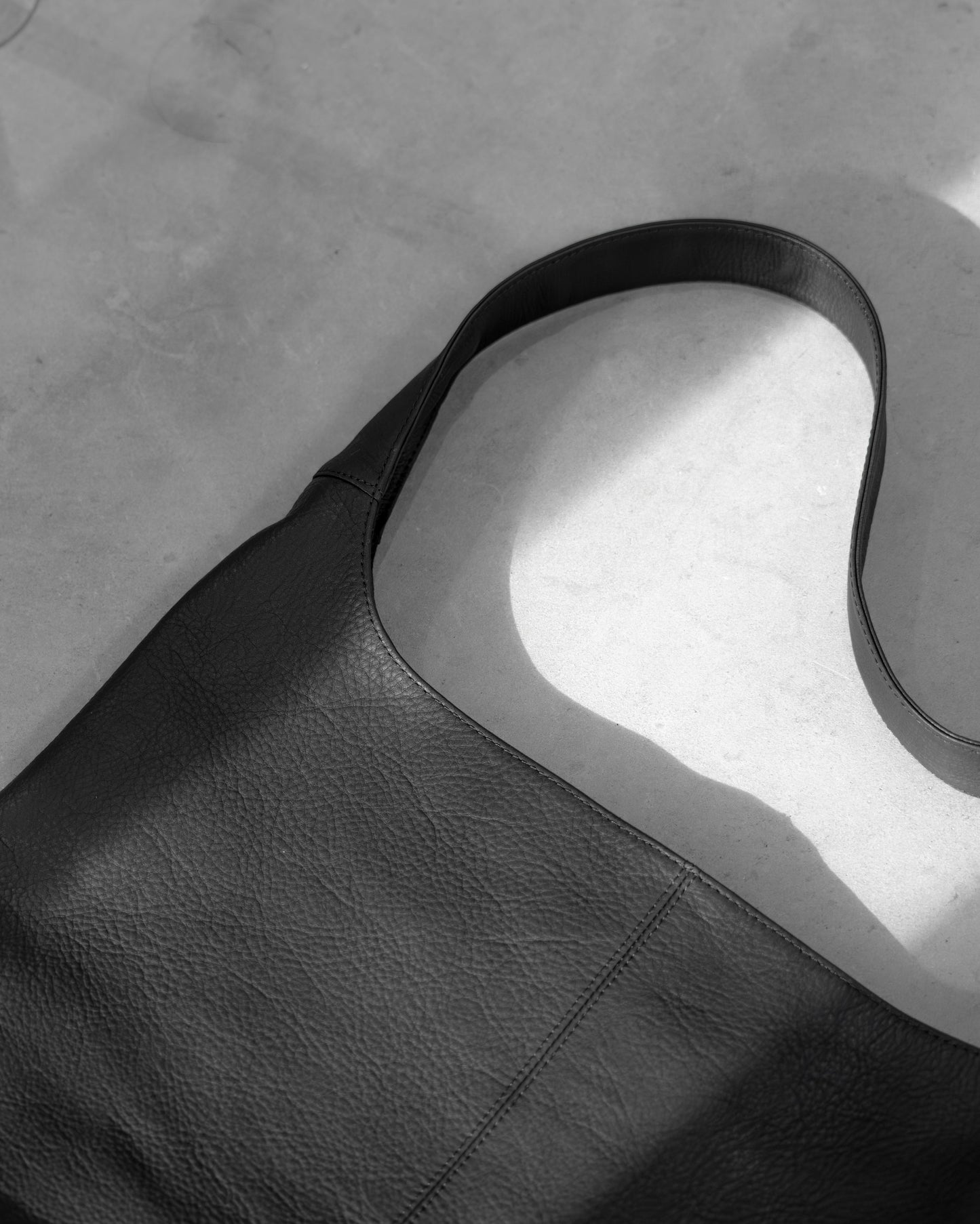 imperma-leather / one shoulder bag