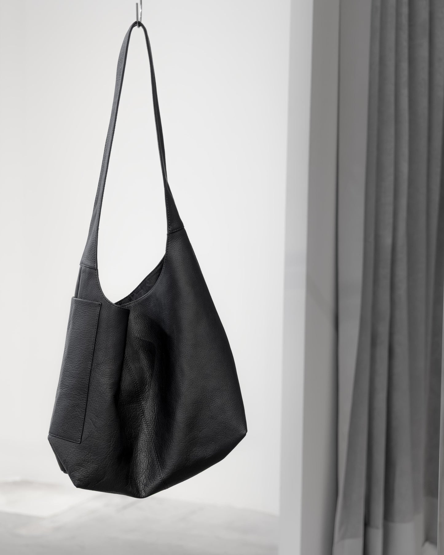 imperma-leather / one shoulder bag