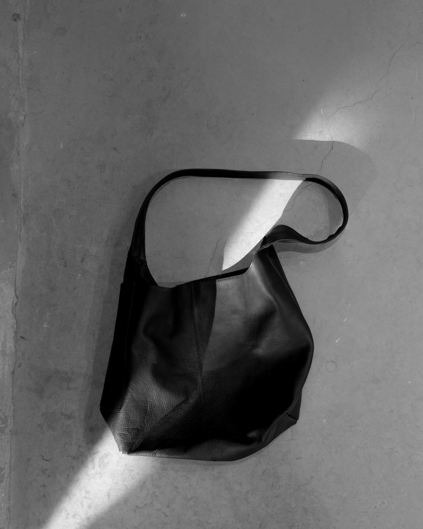 imperma-leather / one shoulder bag