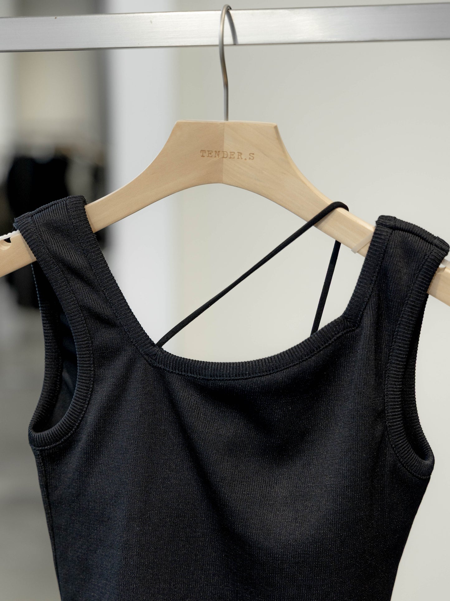 padded insulated rib tank