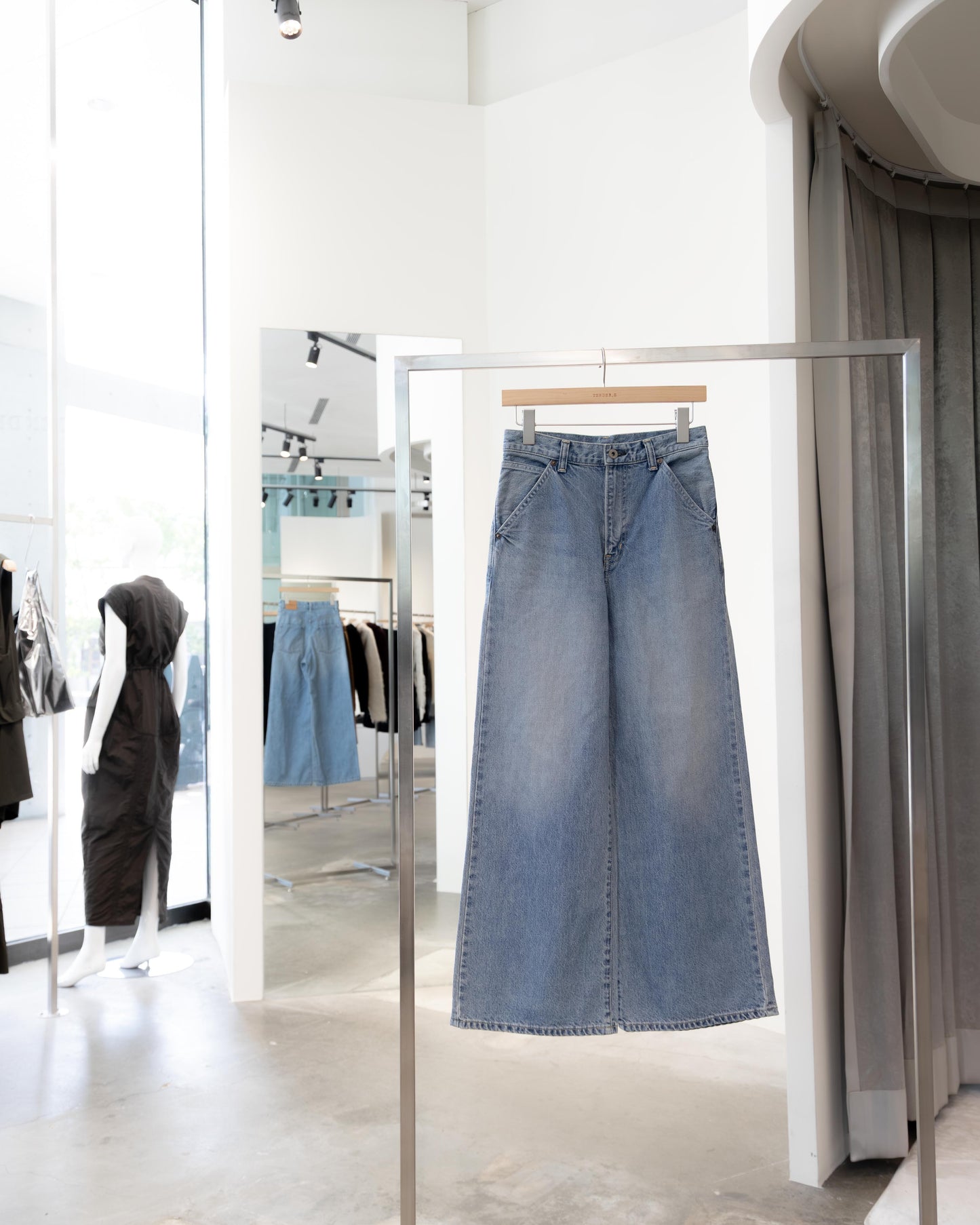 wide denim pants