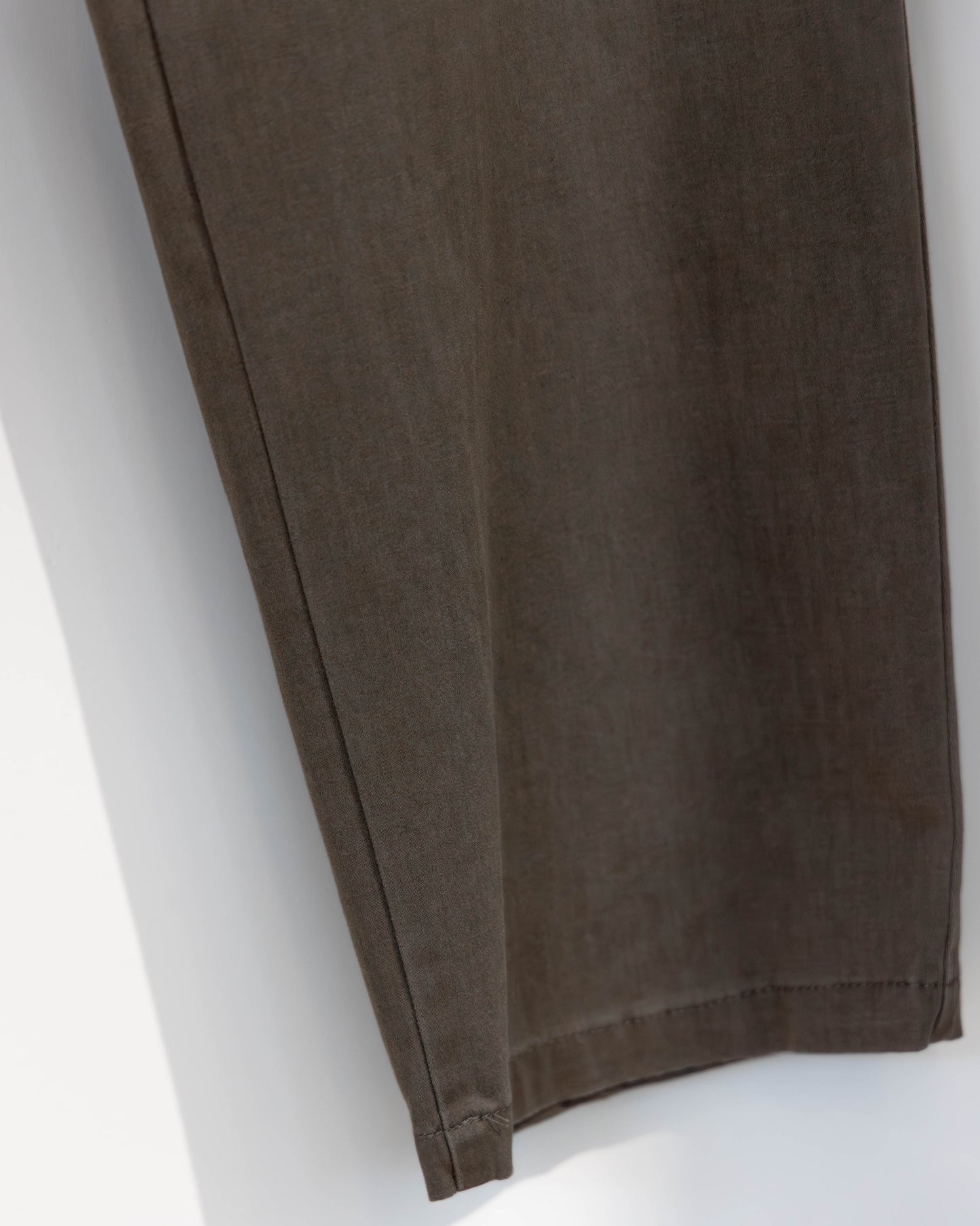 light moleskin one-tuck easy pants