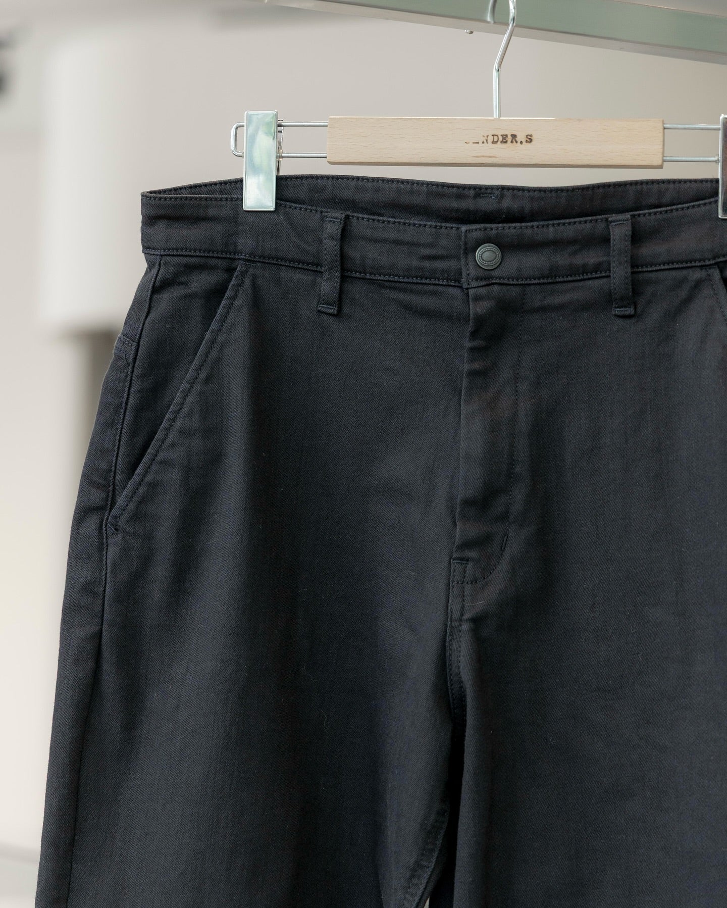 super stretch denim / silicon dyed wide straight pants