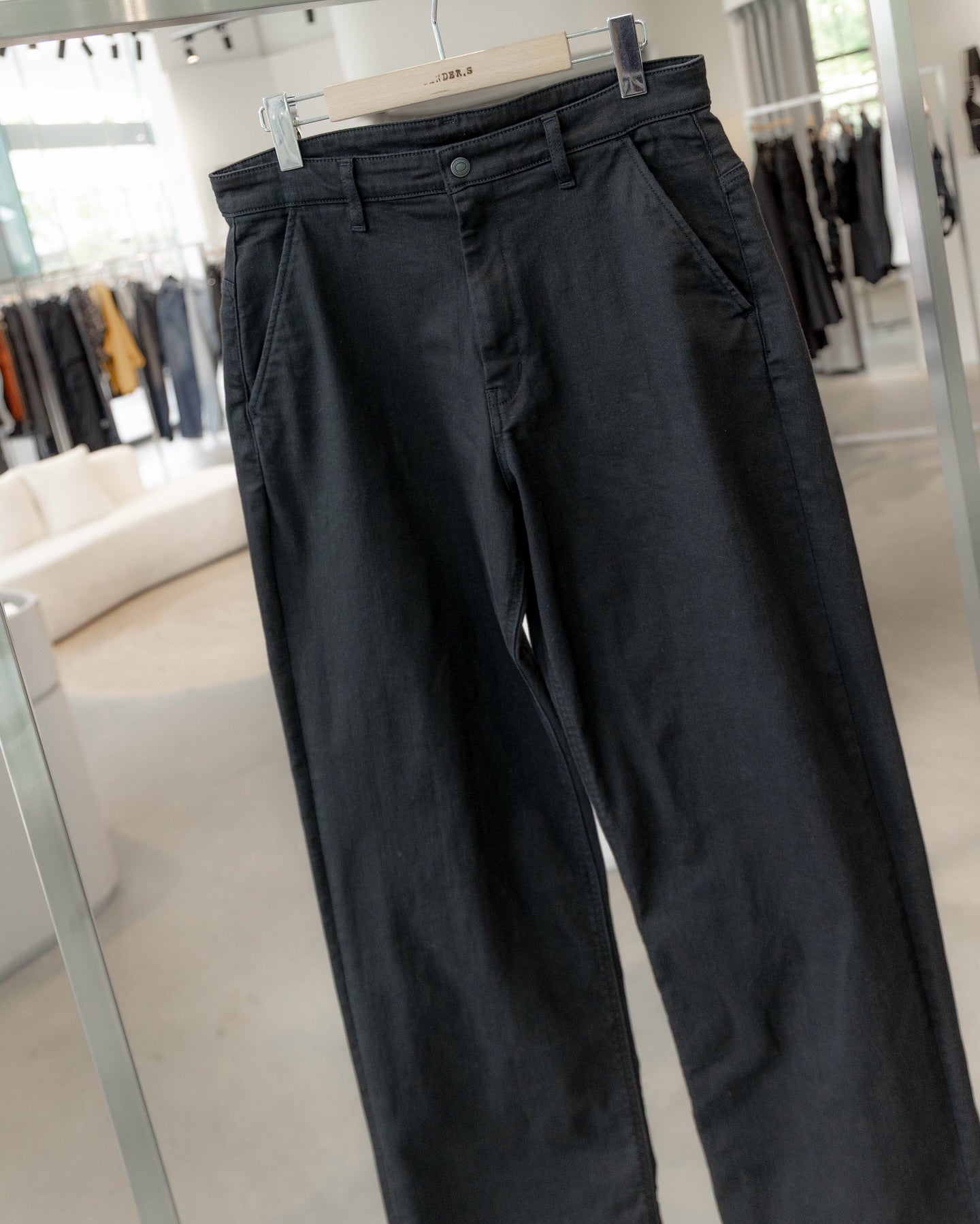 super stretch denim / silicon dyed wide straight pants