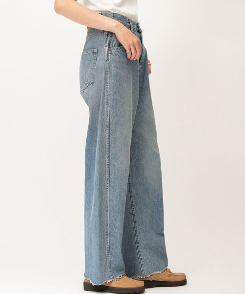 curved denim pants