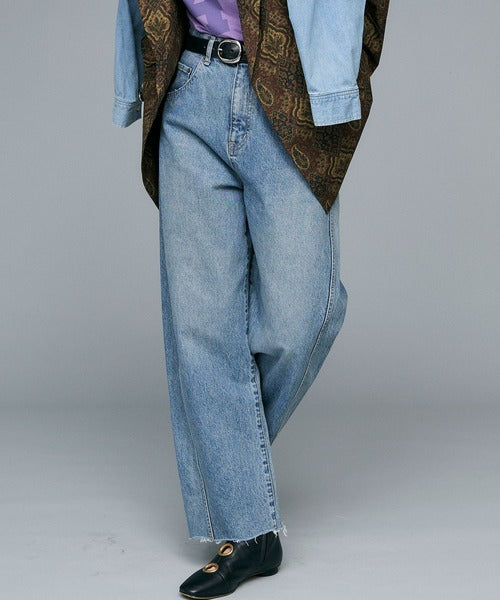 curved denim pants