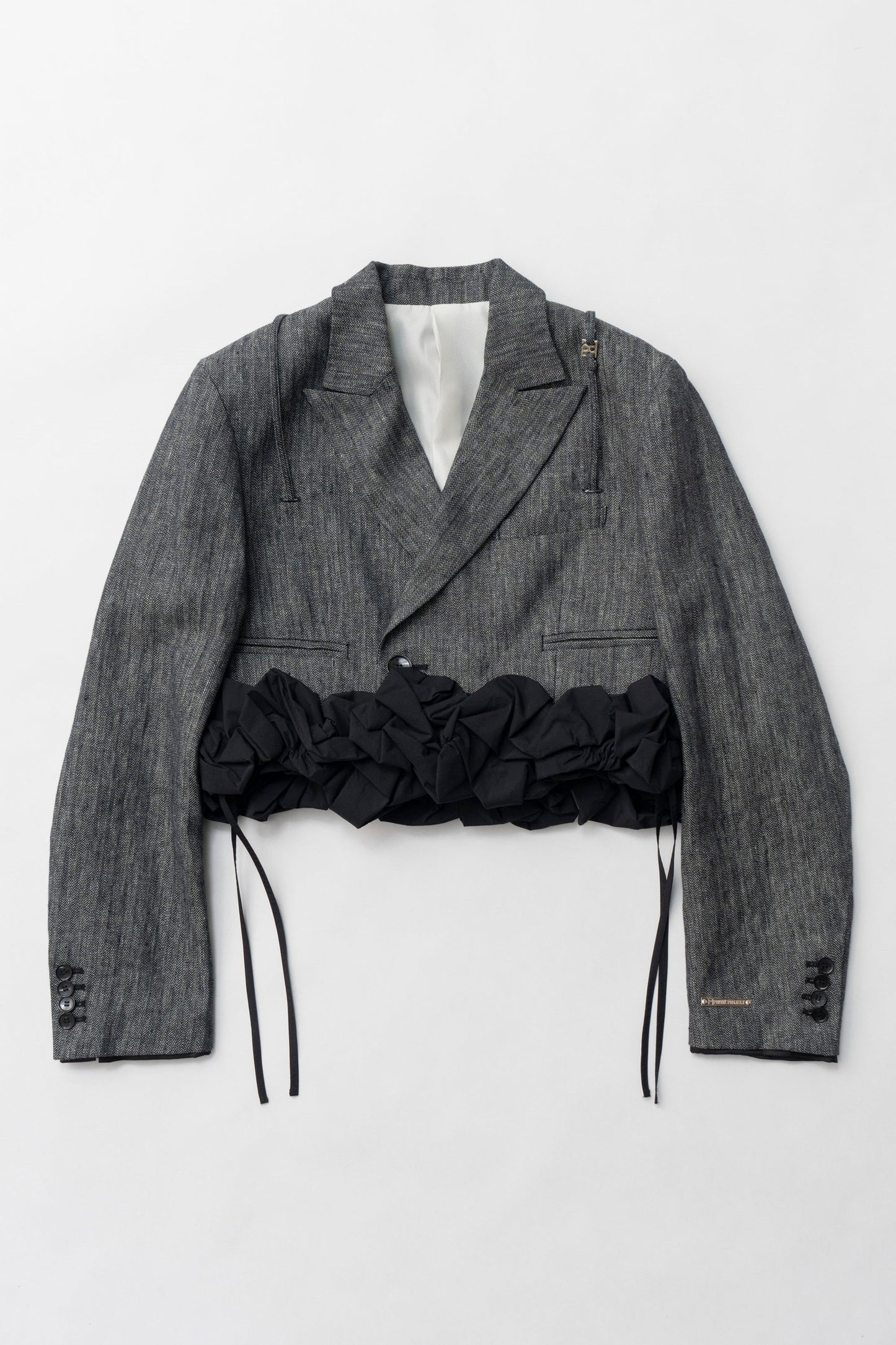volume motif short jacket