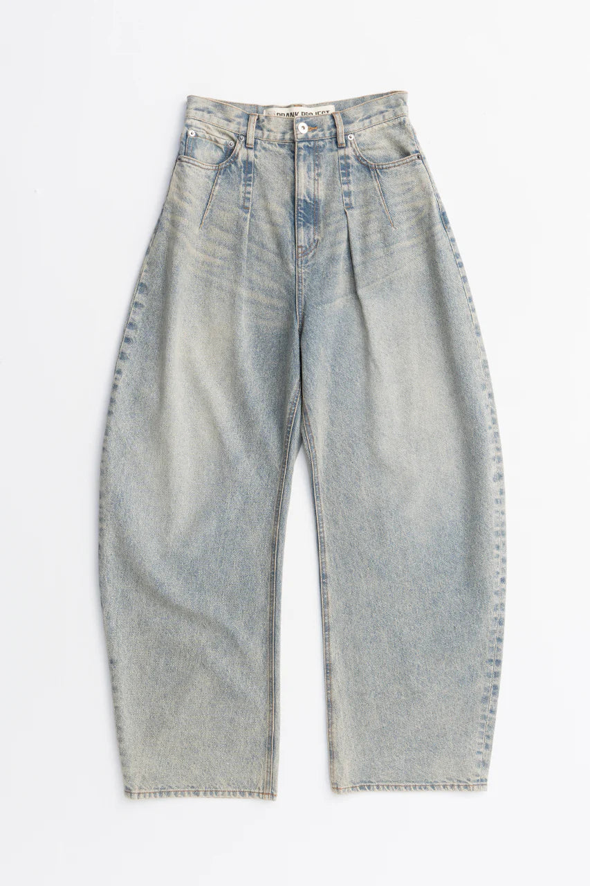 high-waisted curved denim