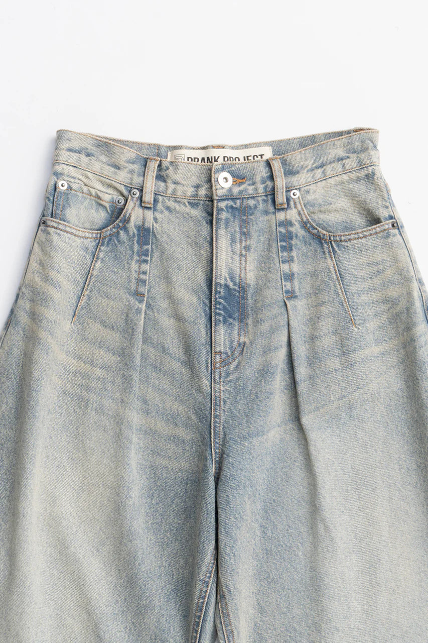 high-waisted curved denim