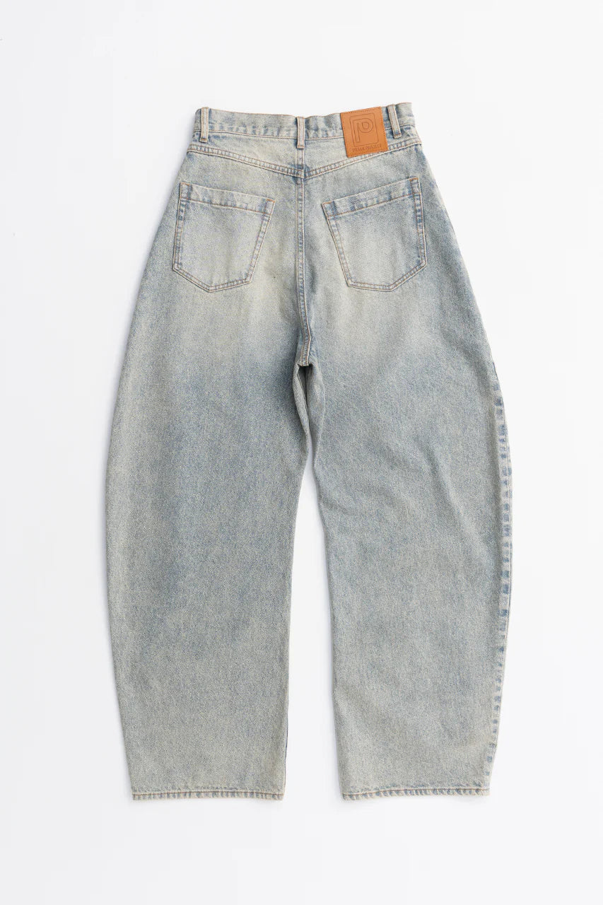 high-waisted curved denim