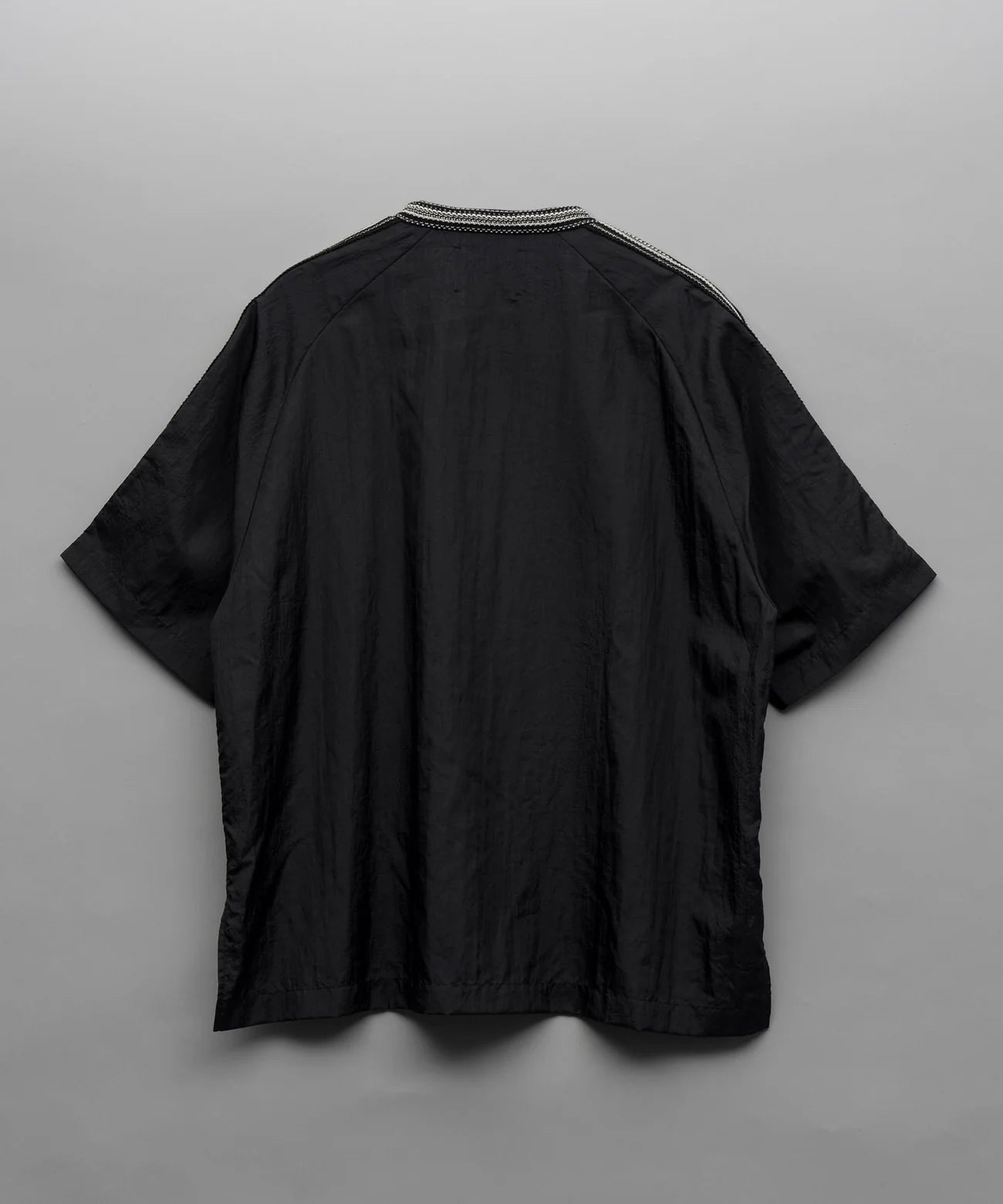 different material combination crochet line prime-over crew neck t-shirt