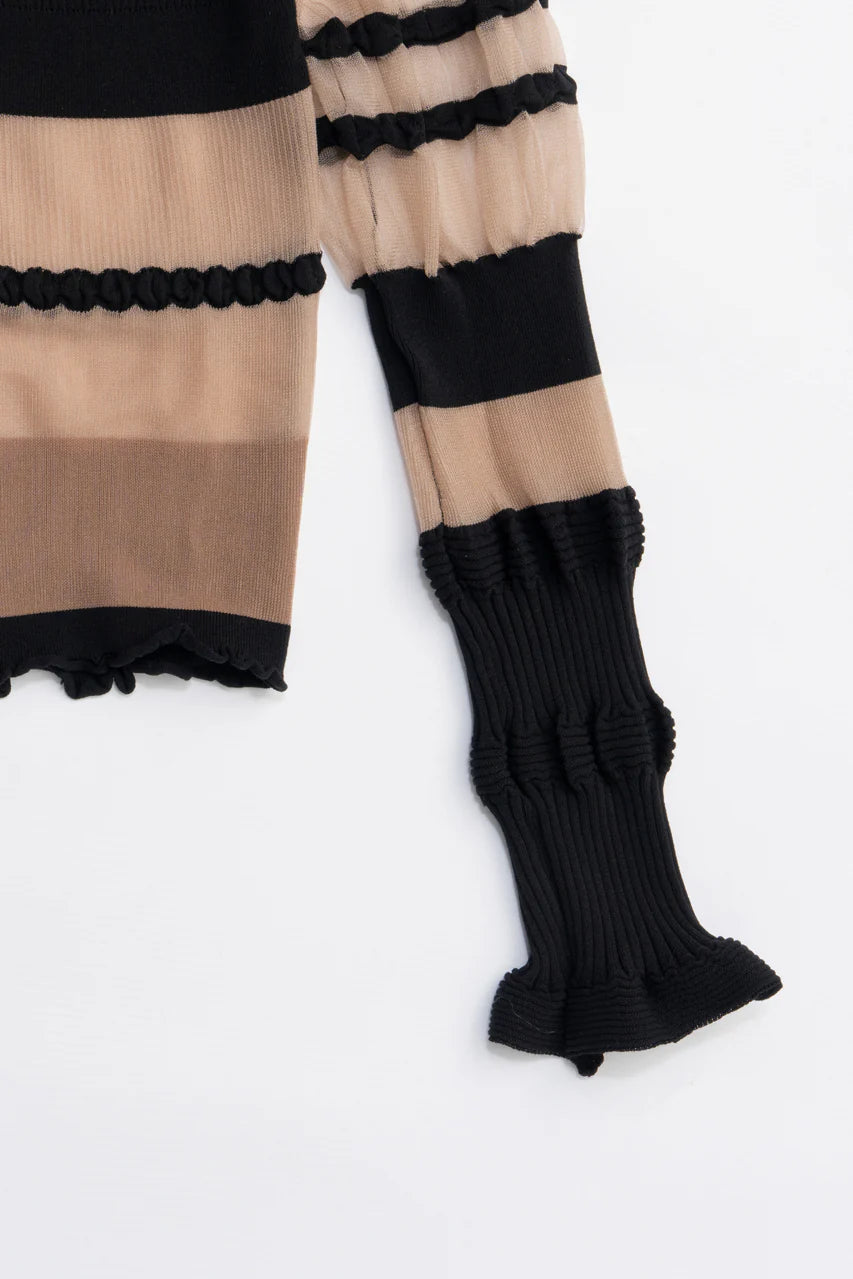 contrast border knit top