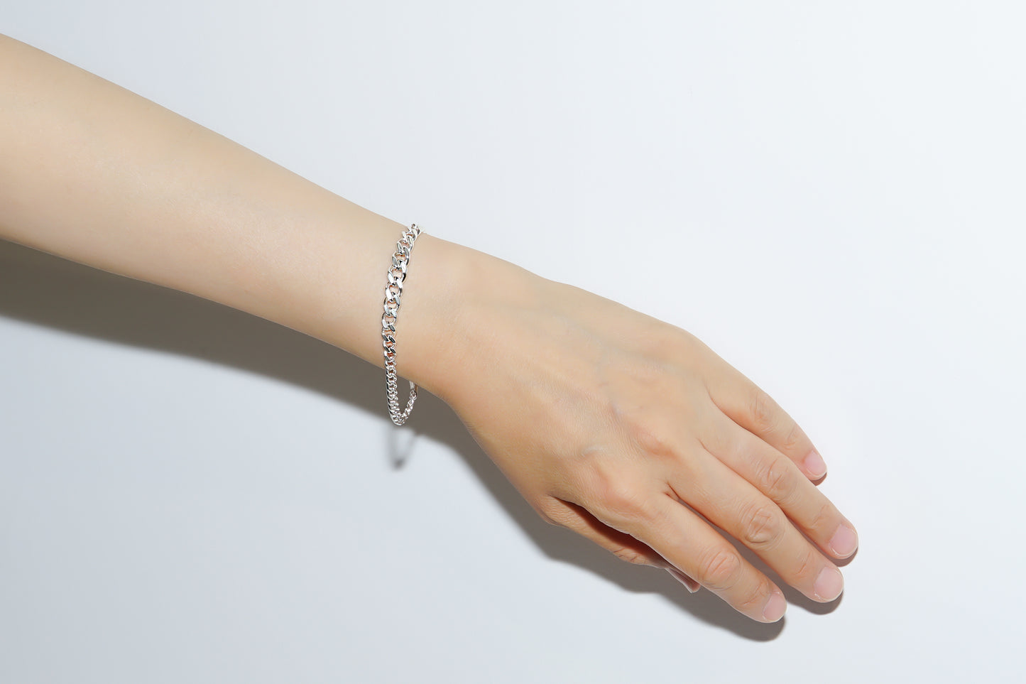 the gradient bracelet slender curvecut