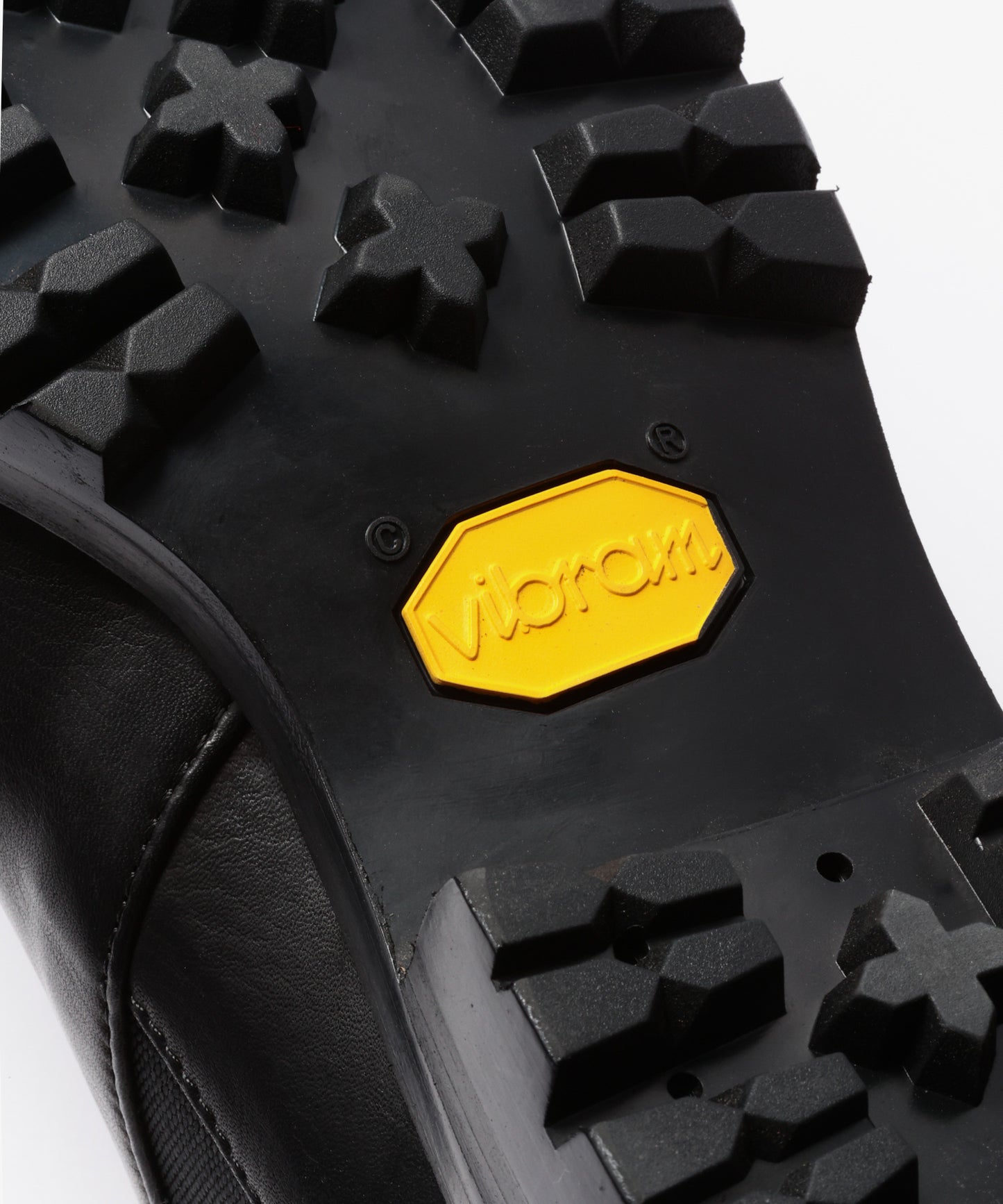 water proof shirink x vibram sole chelsea boots