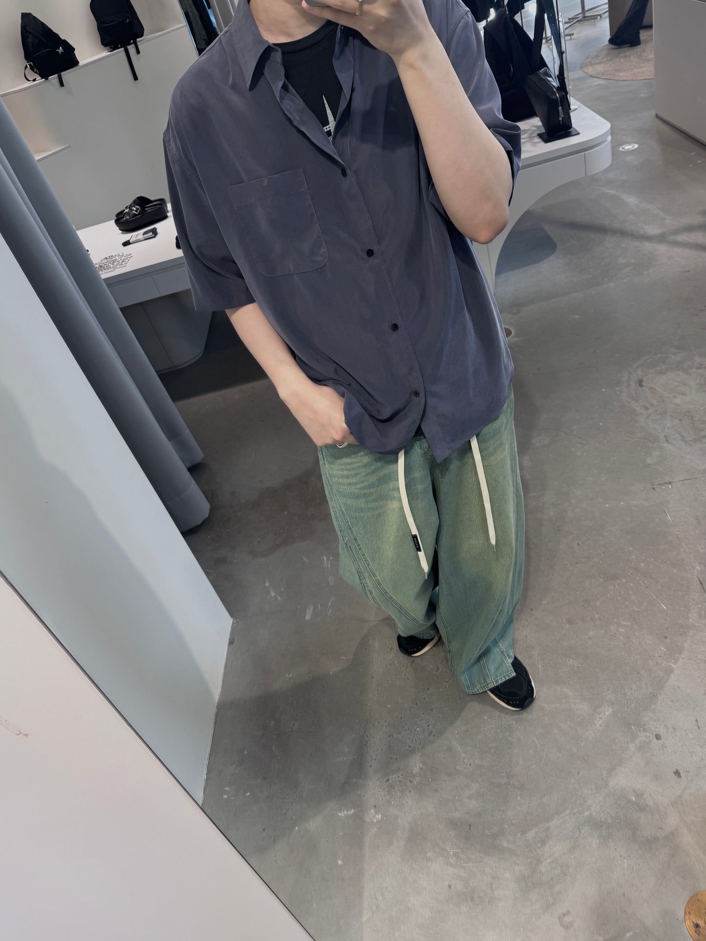 t/r powder cloth / drape tack shirt