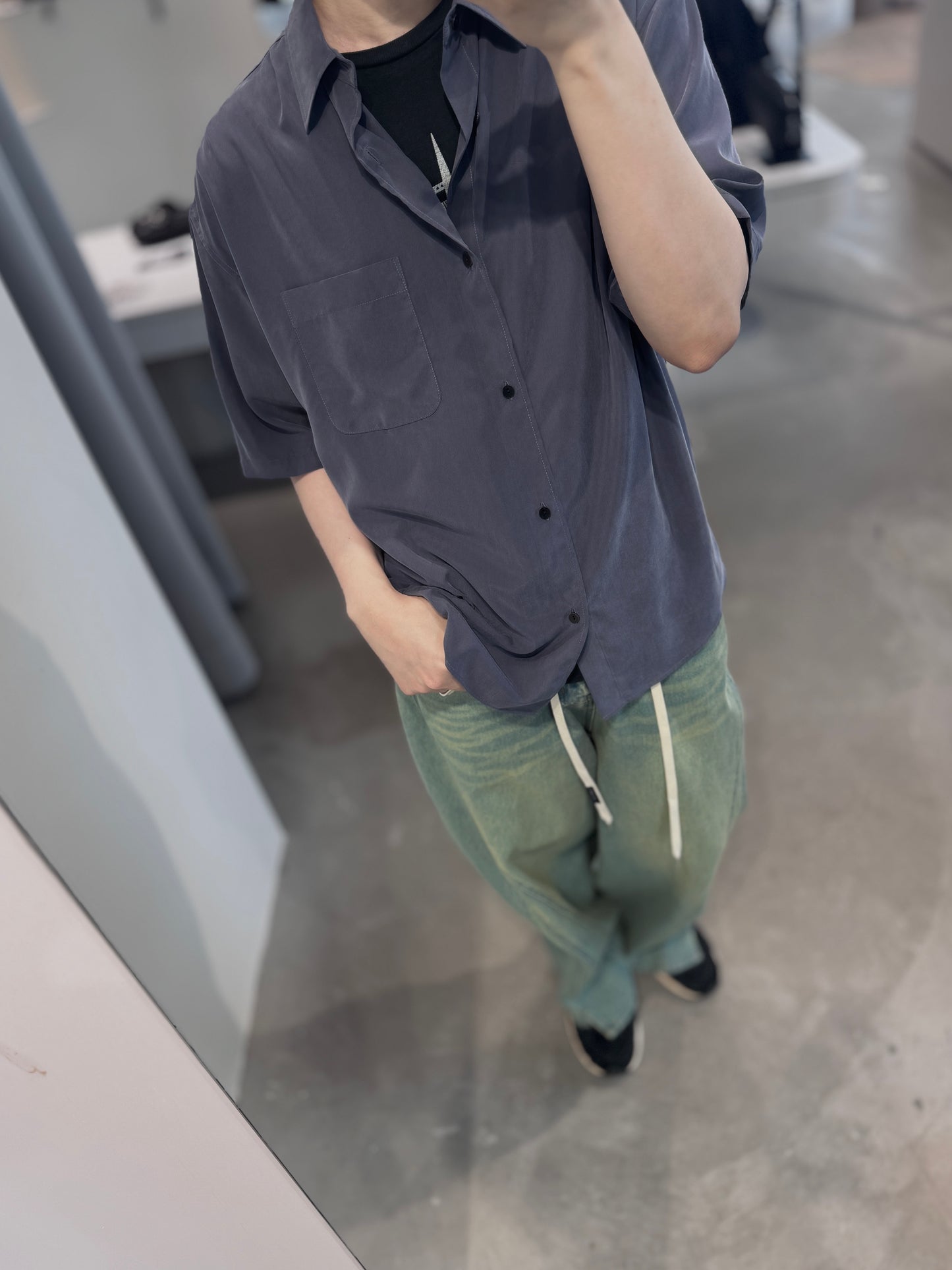 t/r powder cloth / drape tack shirt