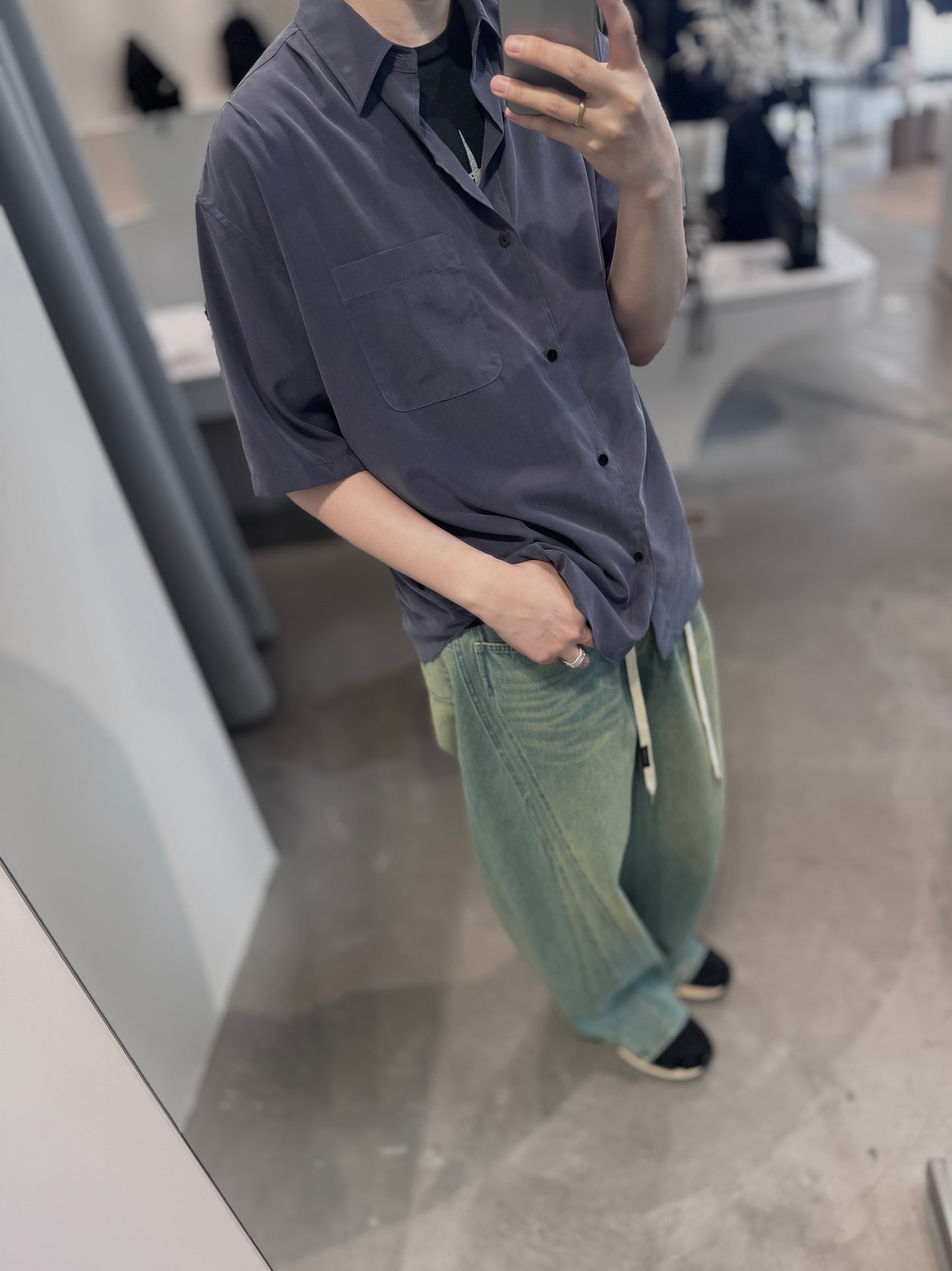 t/r powder cloth / drape tack shirt