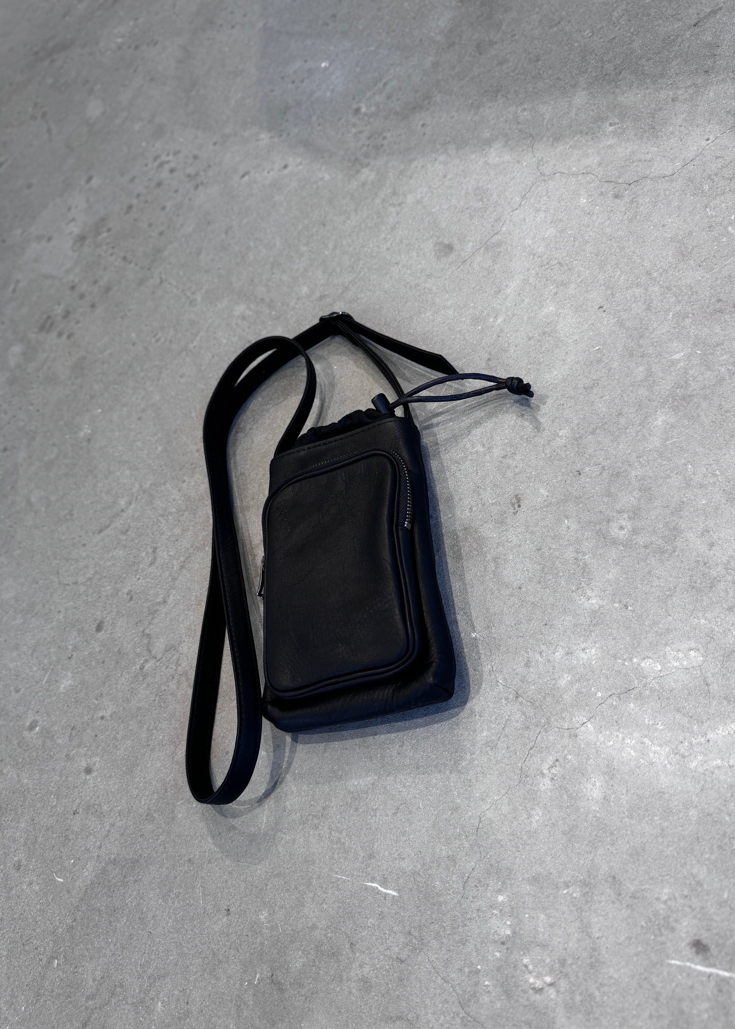 water proof washable leather mobile bag