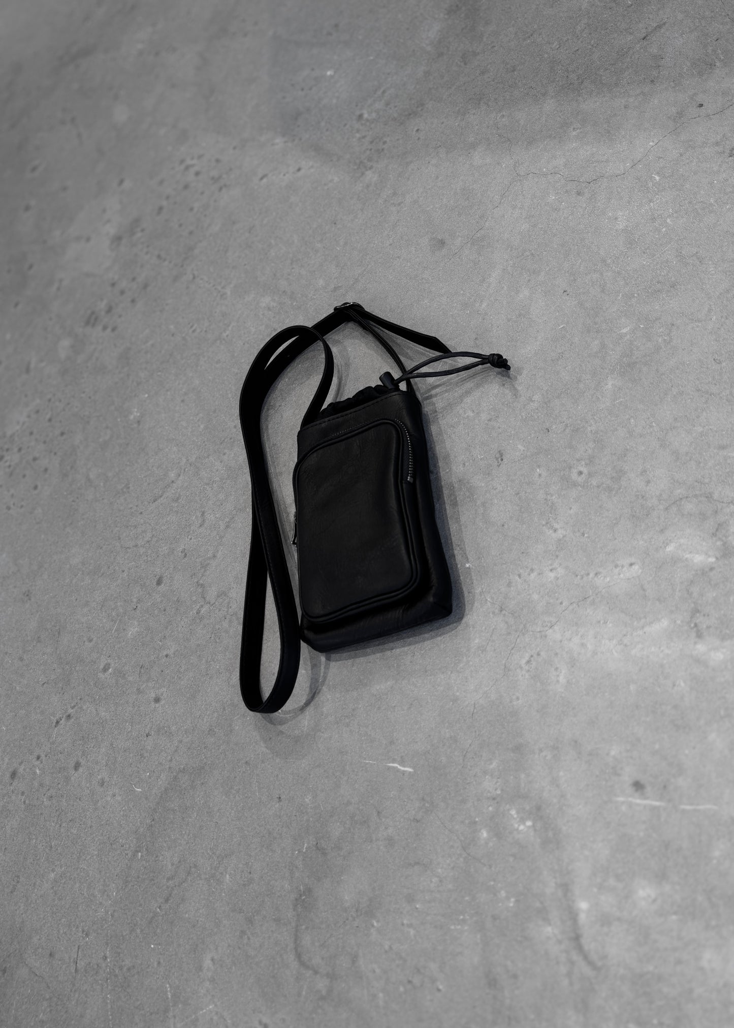 water proof washable leather mobile bag